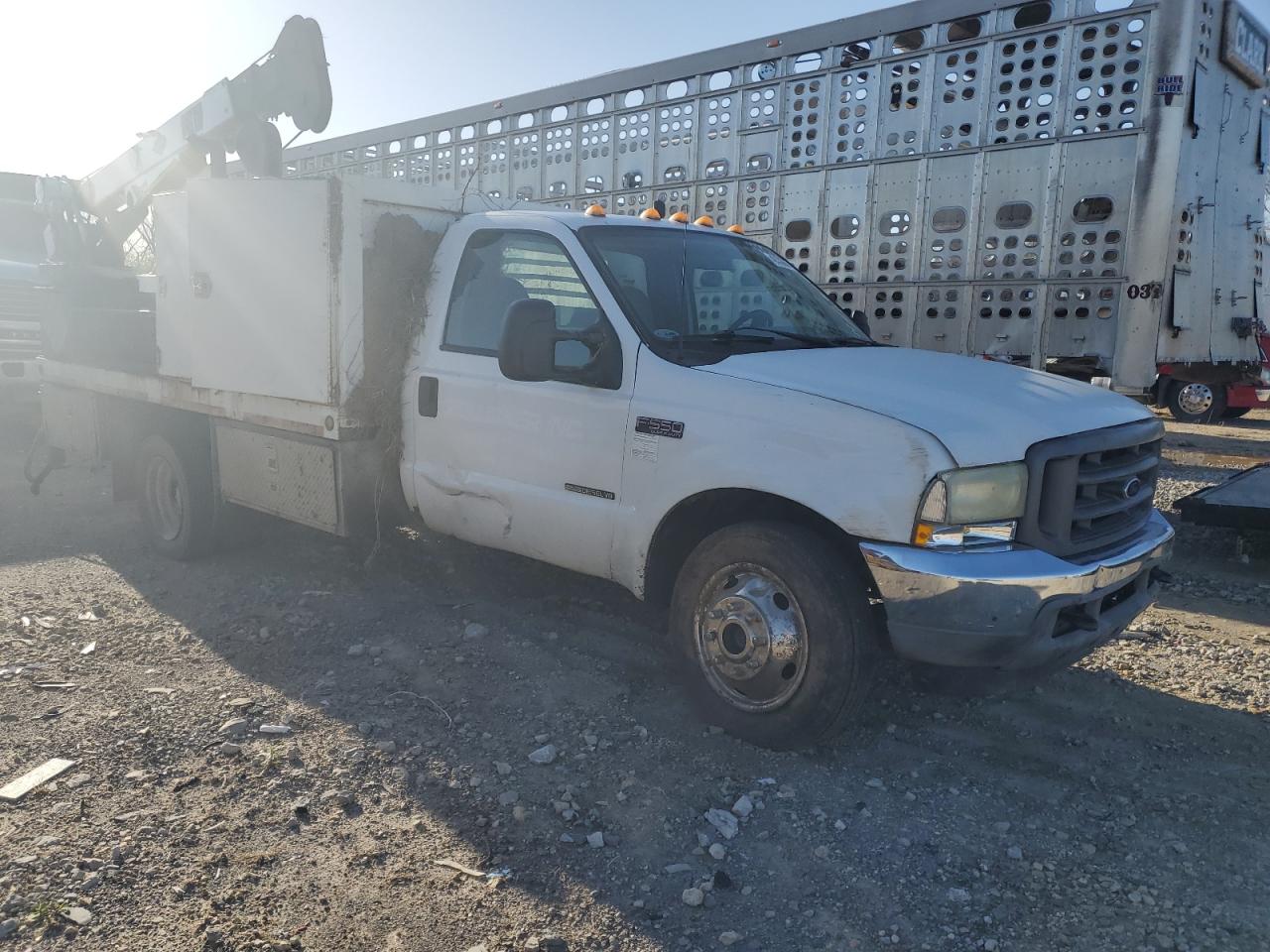 Photo 3 VIN: 1FDAF57F22EA60812 - FORD F550 