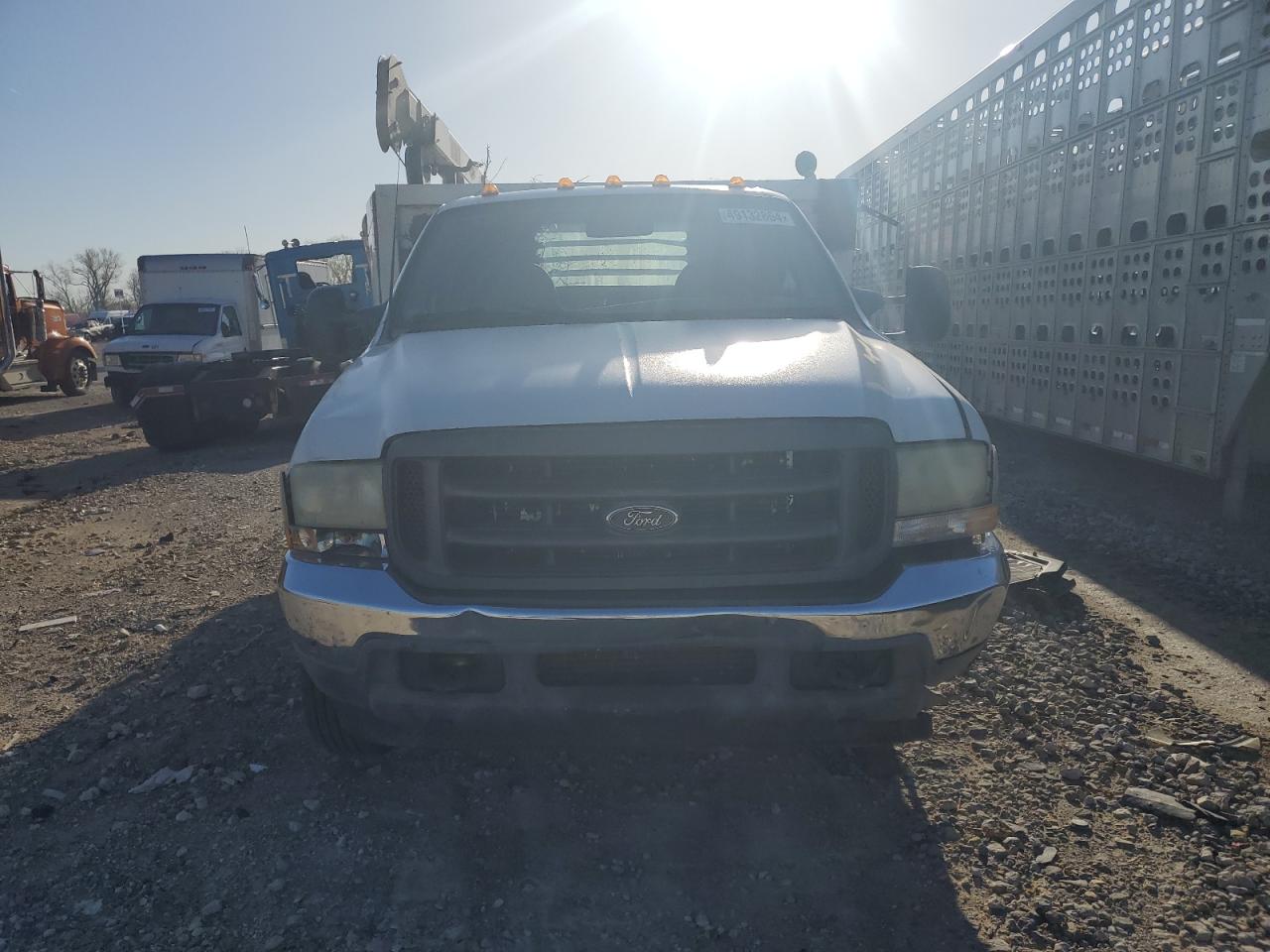 Photo 4 VIN: 1FDAF57F22EA60812 - FORD F550 