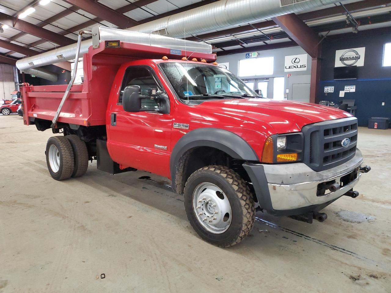 Photo 3 VIN: 1FDAF57P26EA92643 - FORD F550 