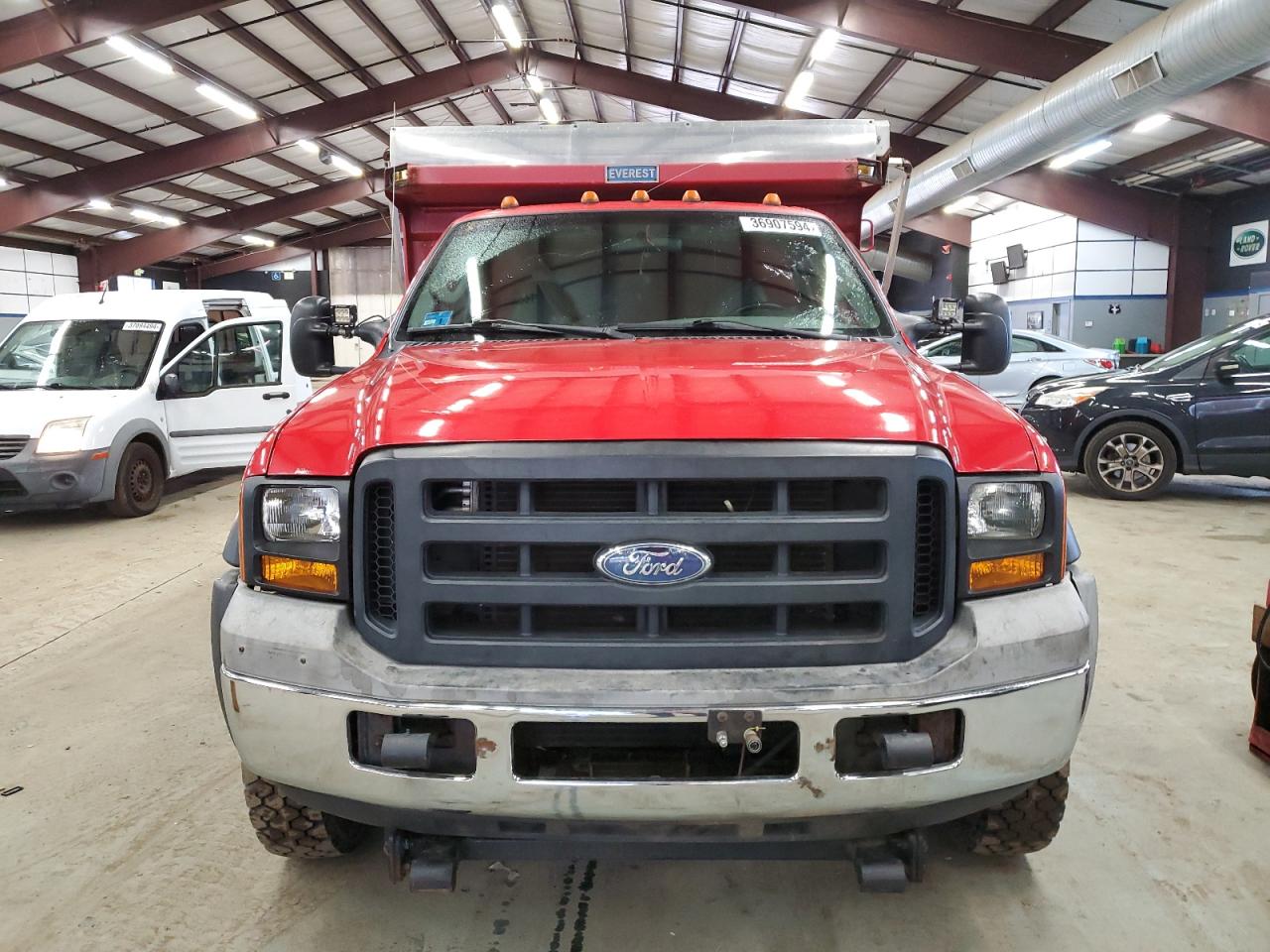 Photo 4 VIN: 1FDAF57P26EA92643 - FORD F550 