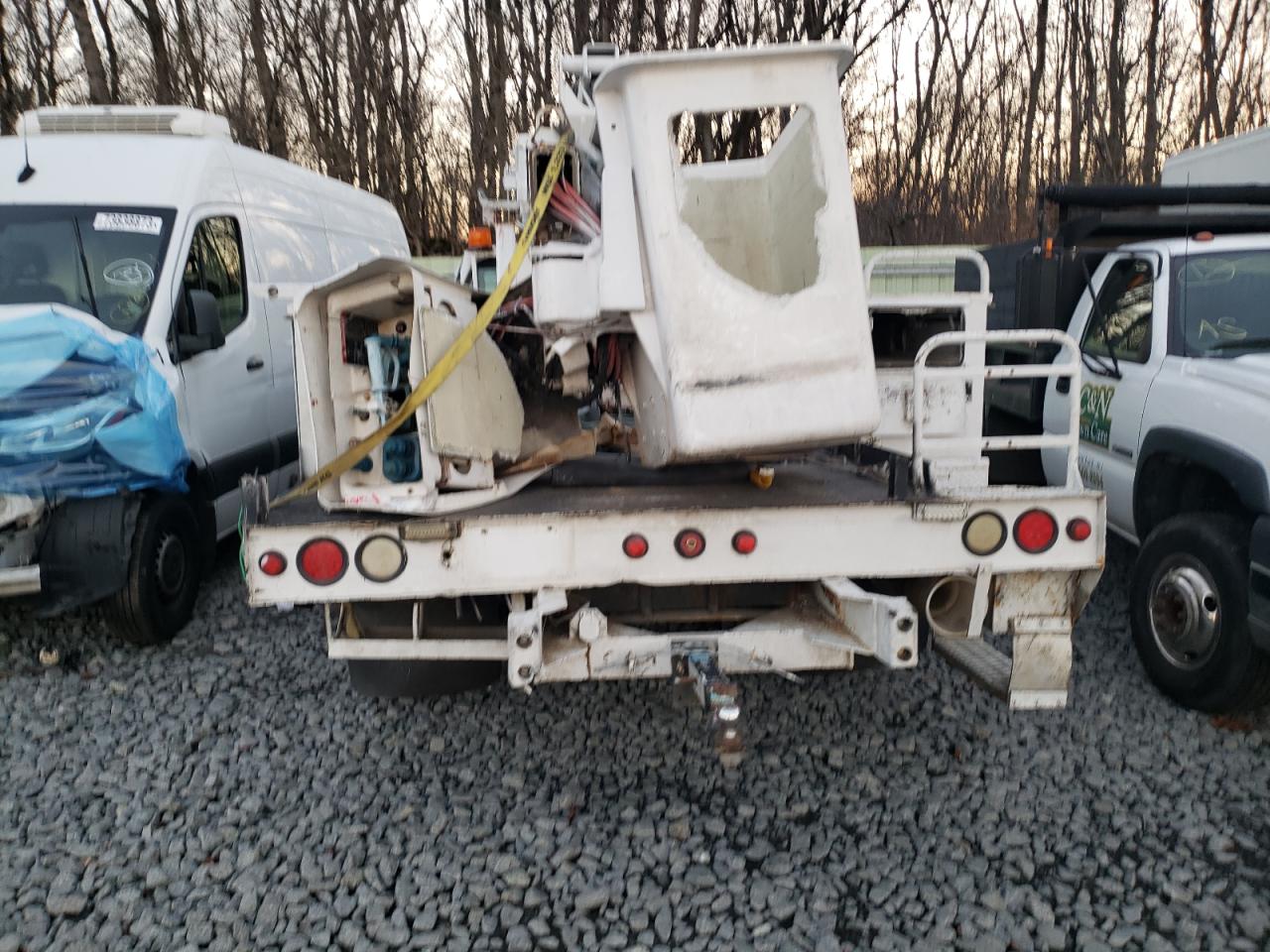 Photo 5 VIN: 1FDAF57PX7EB05611 - FORD F550 