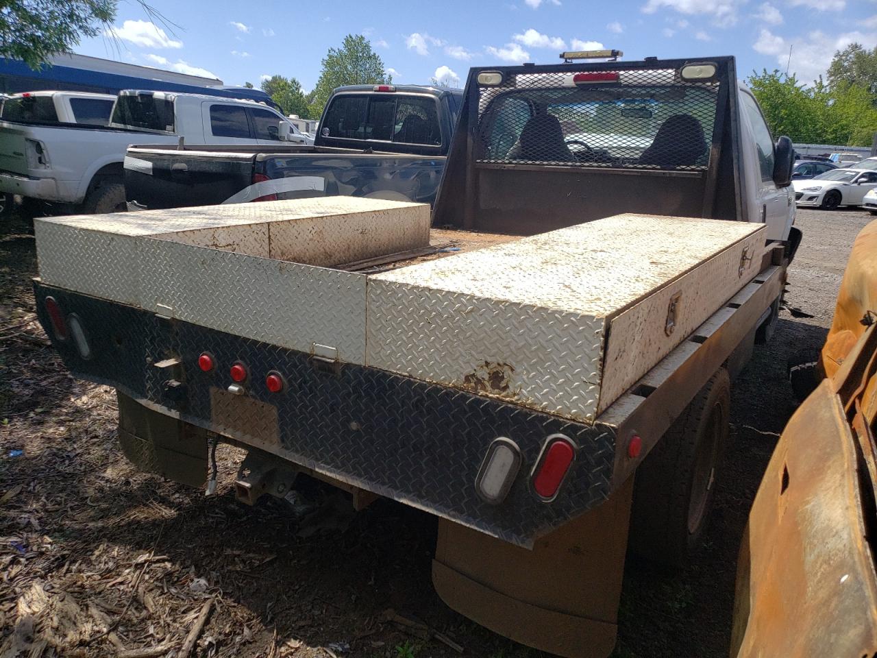 Photo 2 VIN: 1FDAF57SXXED30437 - FORD F550 