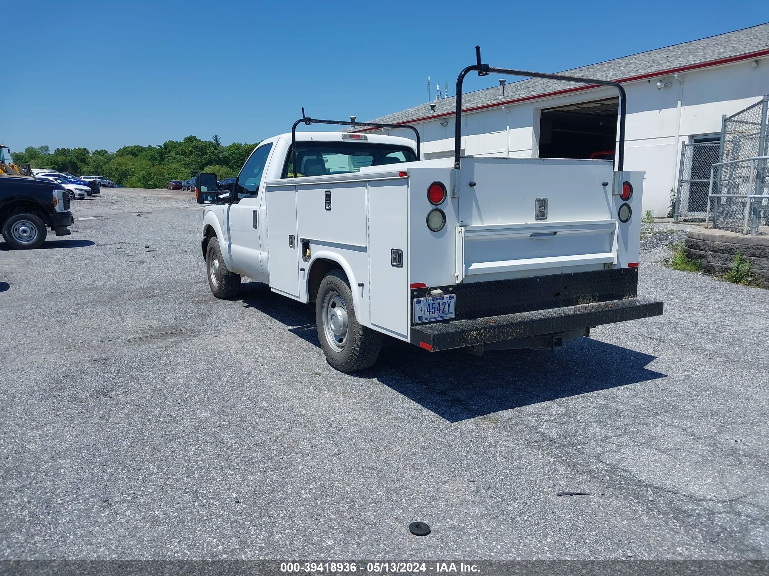 Photo 2 VIN: 1FDBF2A61DEB79420 - FORD F250 