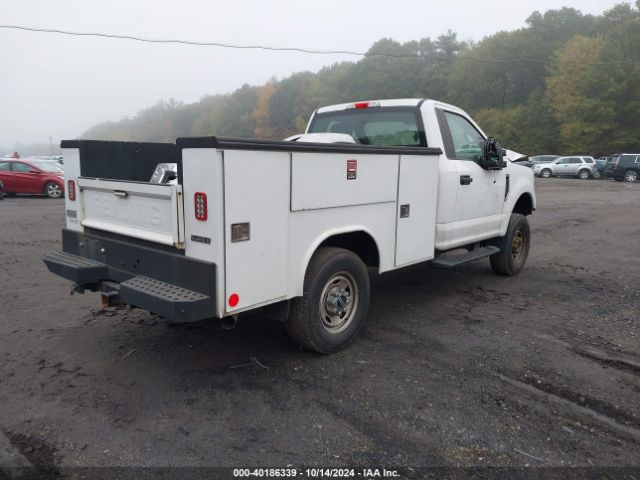 Photo 3 VIN: 1FDBF3B65KEE42087 - FORD F-350 