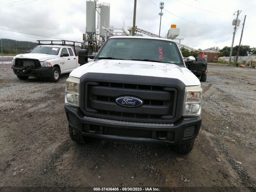 Photo 11 VIN: 1FDBF3B68CEC73541 - FORD F350 