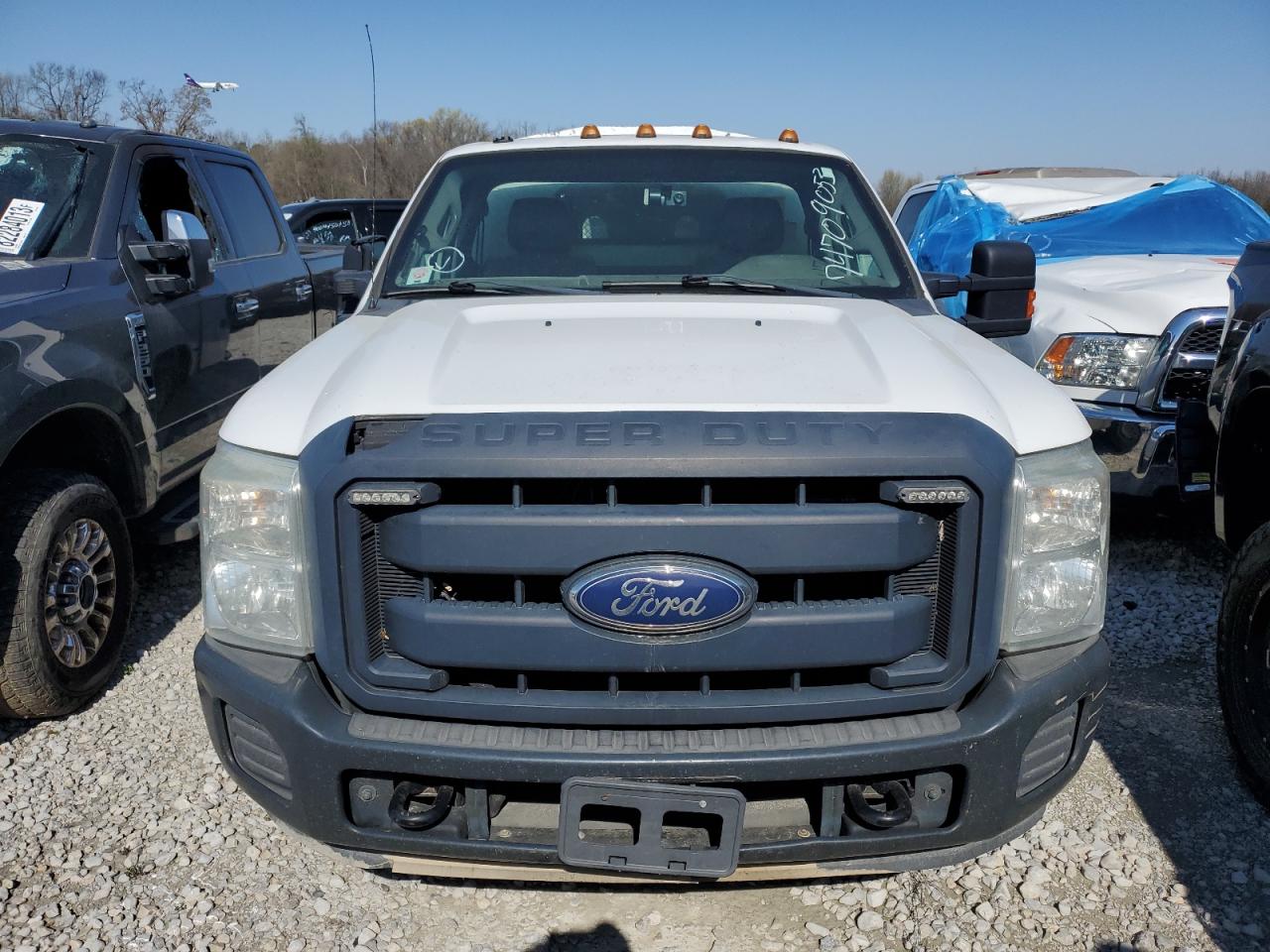 Photo 4 VIN: 1FDBF3E61DEA05704 - FORD F350 