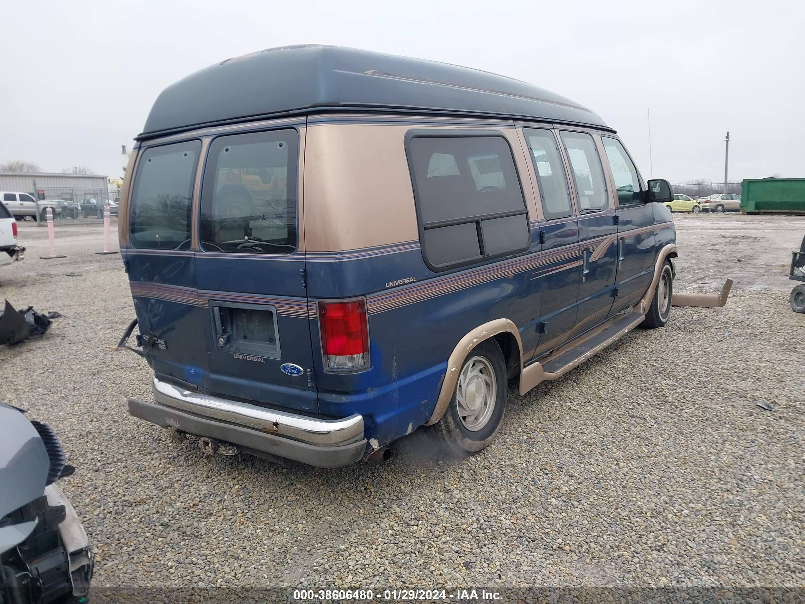 Photo 3 VIN: 1FDEE14H1THB63366 - FORD ECONOLINE 