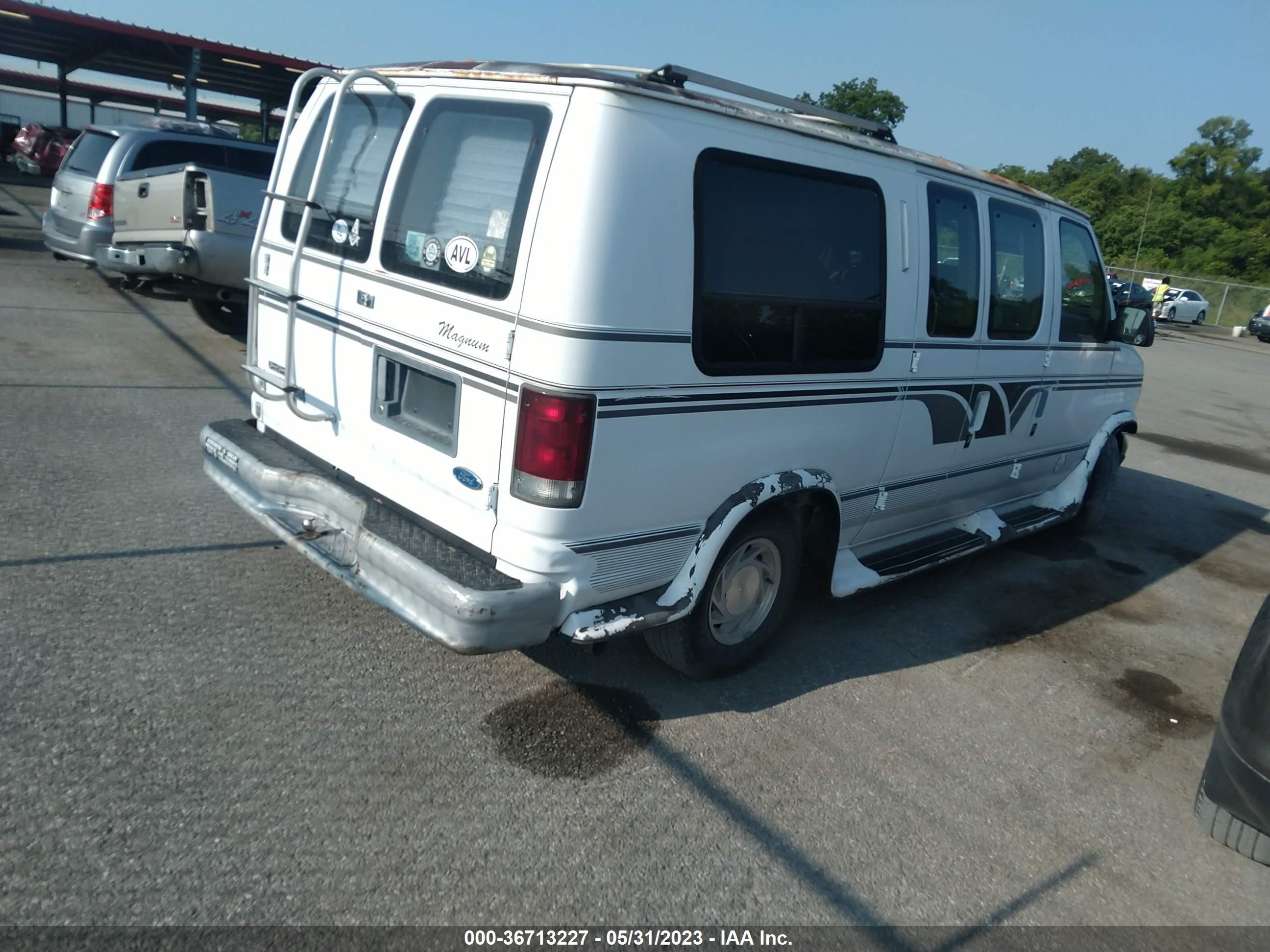 Photo 3 VIN: 1FDEE14H6THB52704 - FORD ECONOLINE 