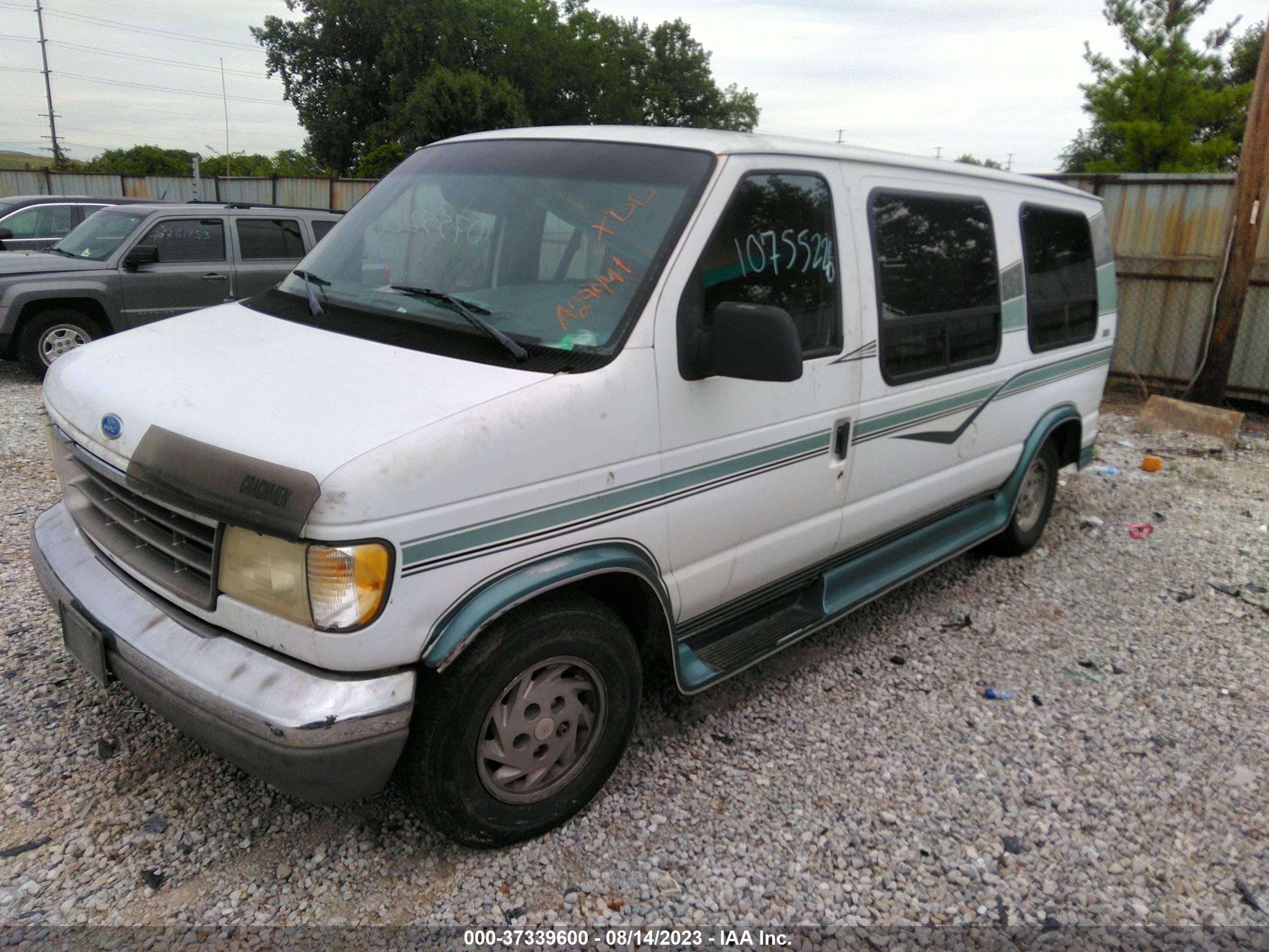 Photo 1 VIN: 1FDEE14N1RHA29441 - FORD ECONOLINE 