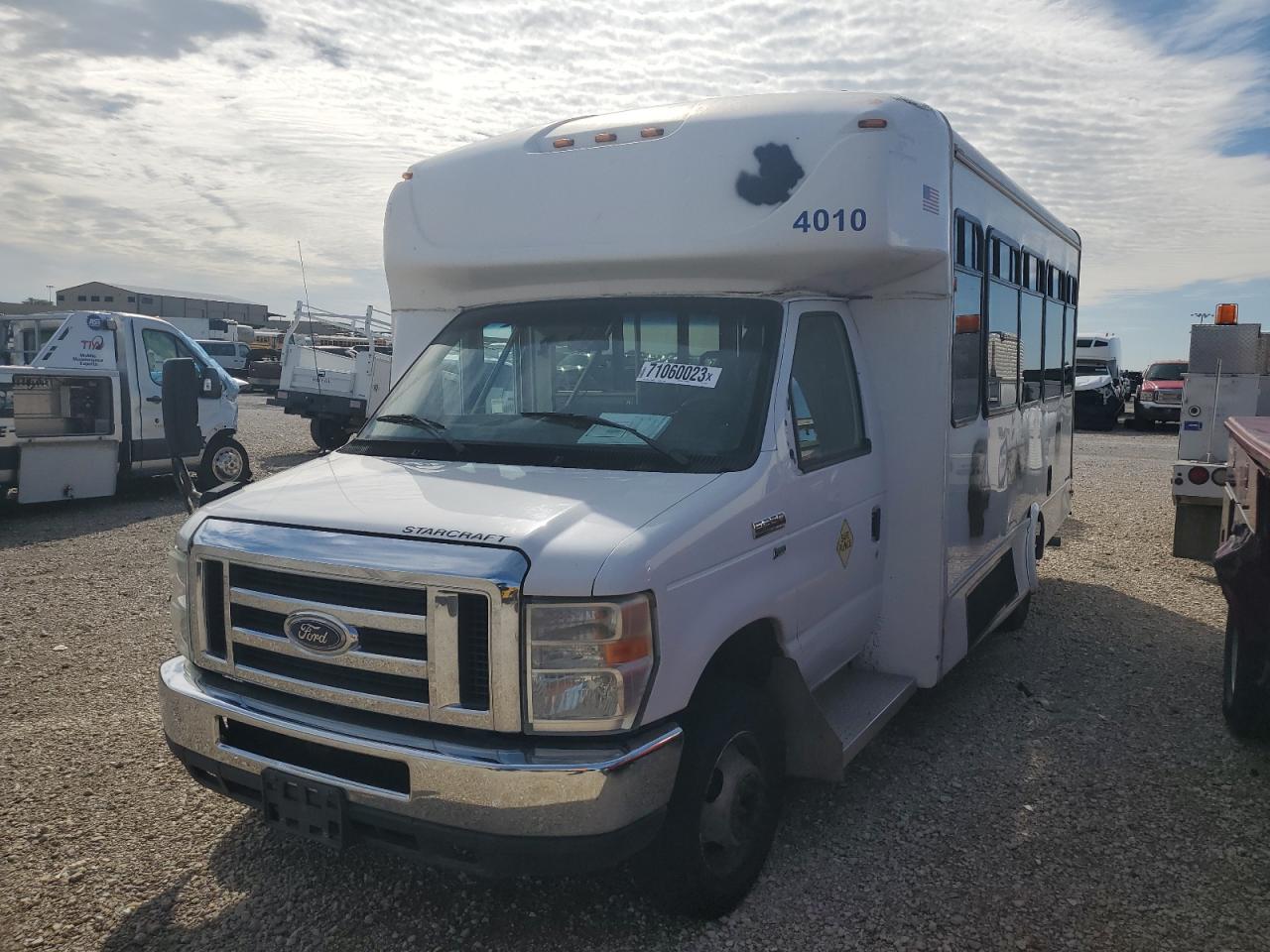 Photo 1 VIN: 1FDEE3FL5GDC28262 - FORD ECONOLINE 