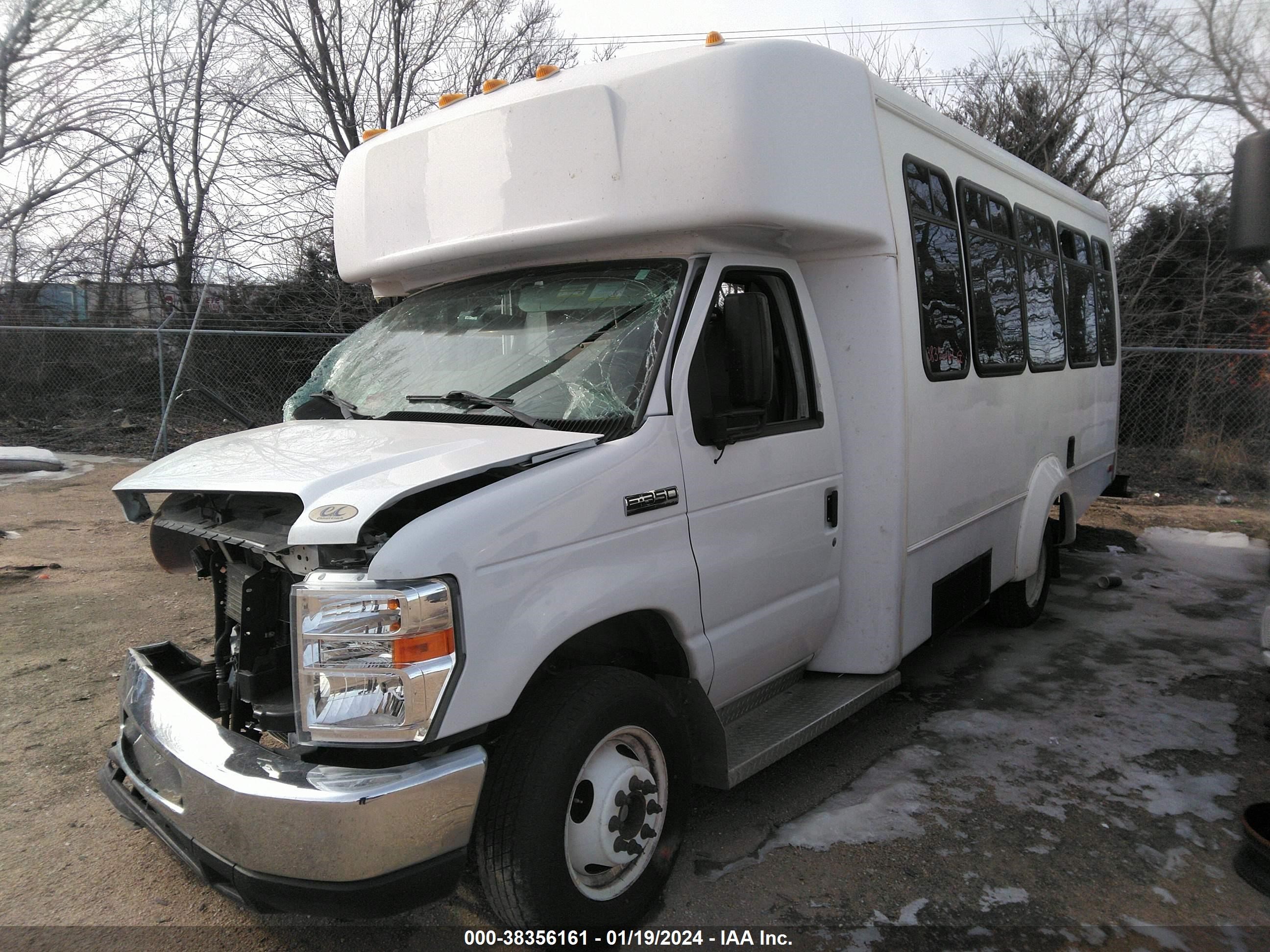 Photo 1 VIN: 1FDEE3FS3KDC07359 - FORD ECONOLINE 