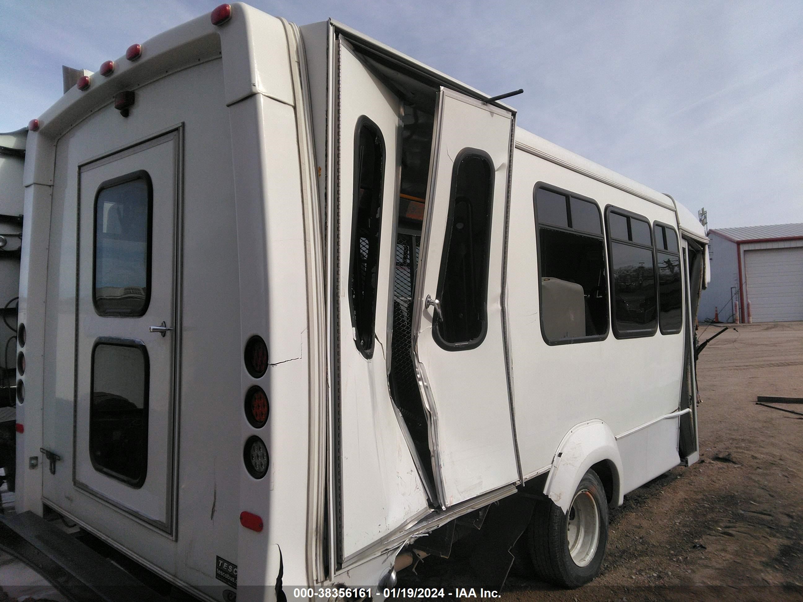 Photo 3 VIN: 1FDEE3FS3KDC07359 - FORD ECONOLINE 