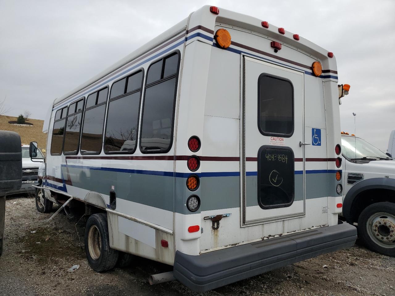 Photo 2 VIN: 1FDFE4FS7JDC27820 - FORD ECONOLINE 