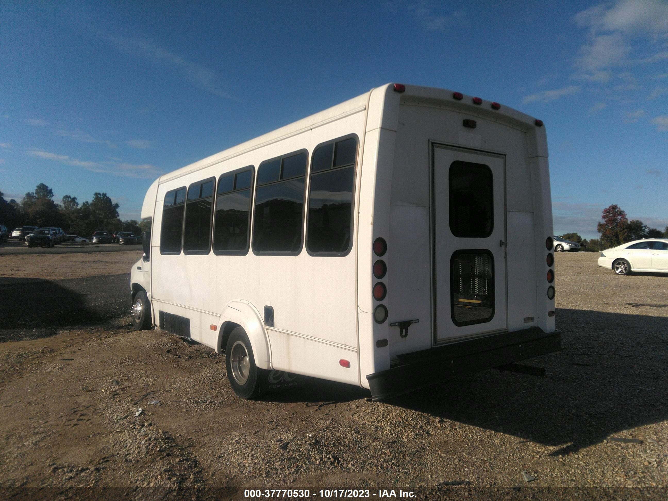 Photo 2 VIN: 1FDFE4FSOCDB38240 - FORD ECONOLINE 