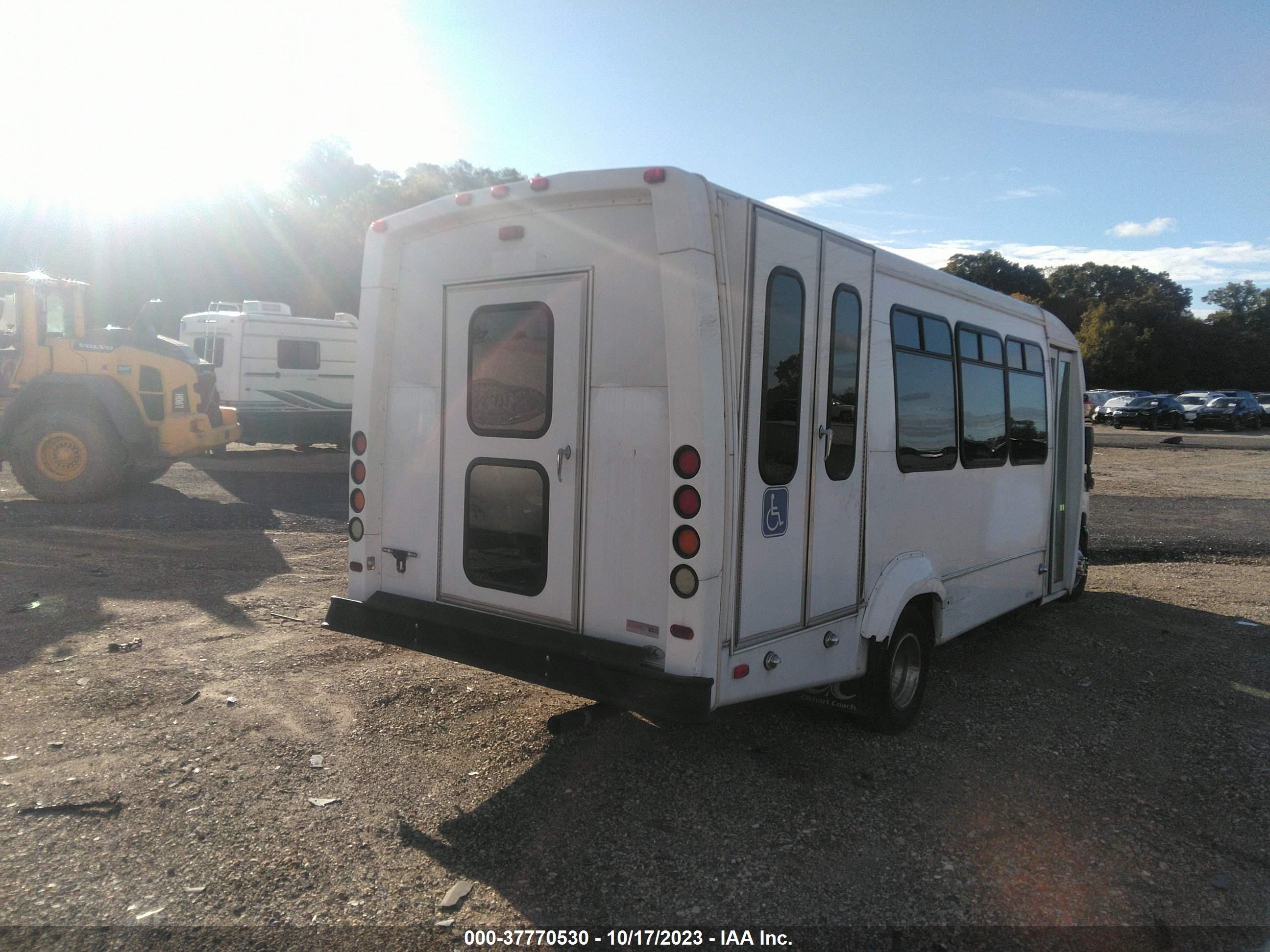 Photo 3 VIN: 1FDFE4FSOCDB38240 - FORD ECONOLINE 