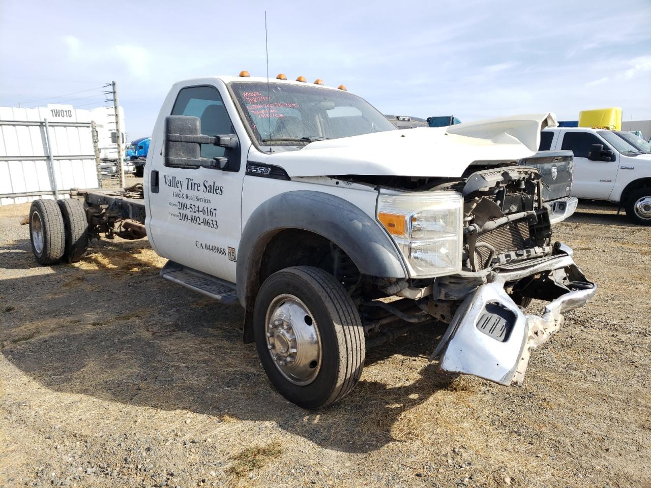 Photo 3 VIN: 1FDGF5GT5CEA34237 - FORD F550 