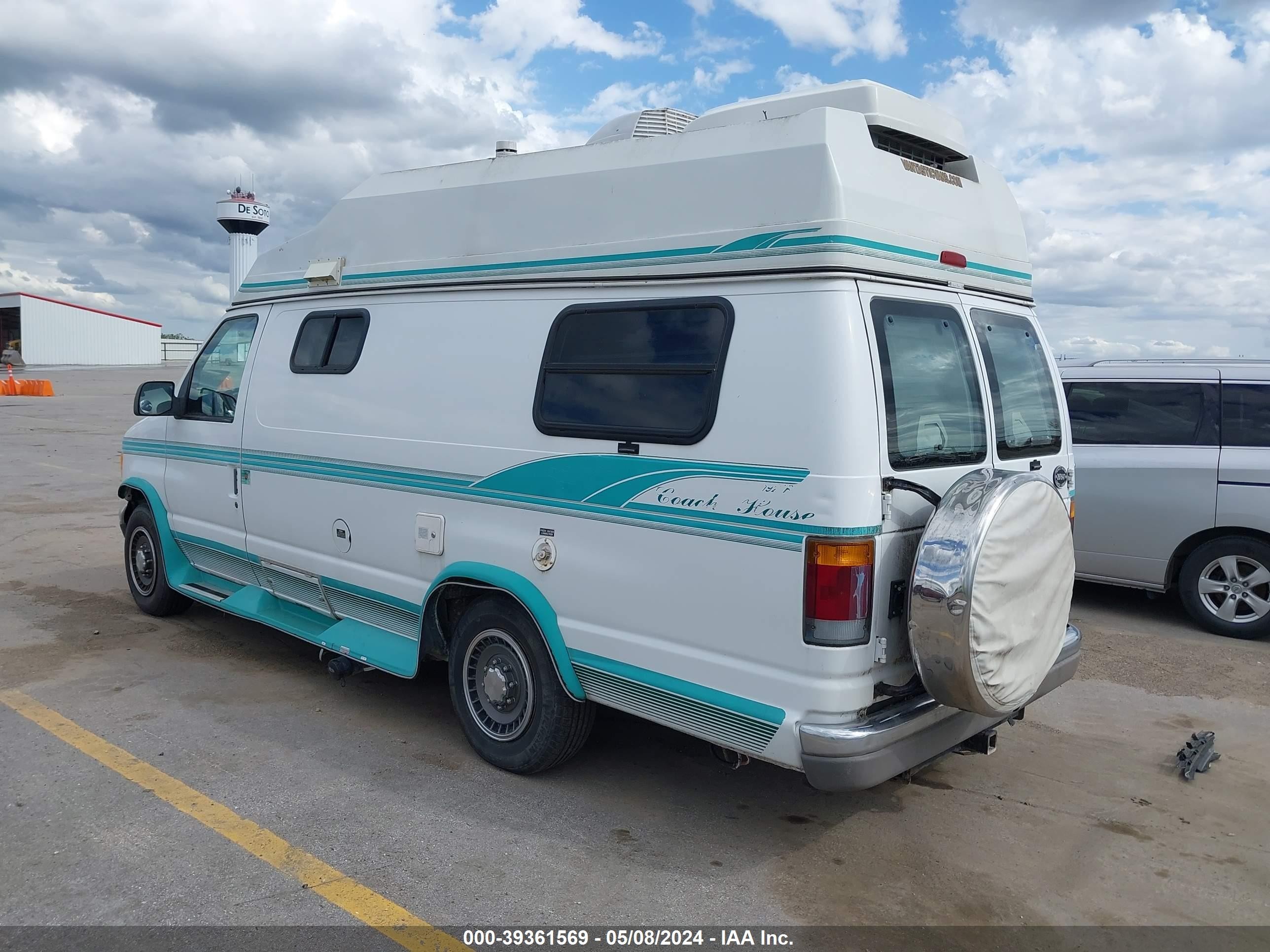 Photo 2 VIN: 1FDHS24H0RHB01686 - FORD ECONOLINE 