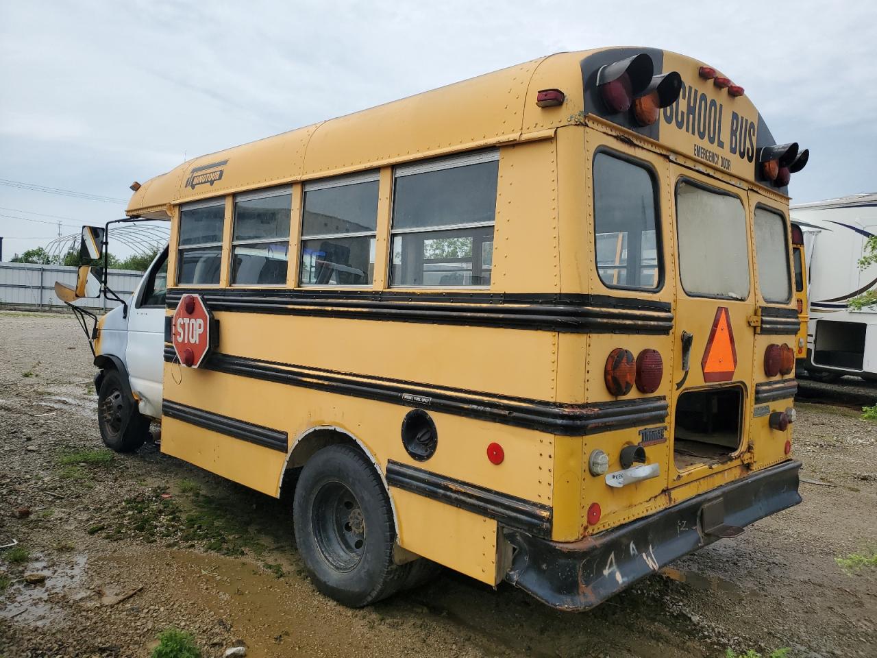 Photo 2 VIN: 1FDJE37MXPHB89800 - FORD ECONOLINE 