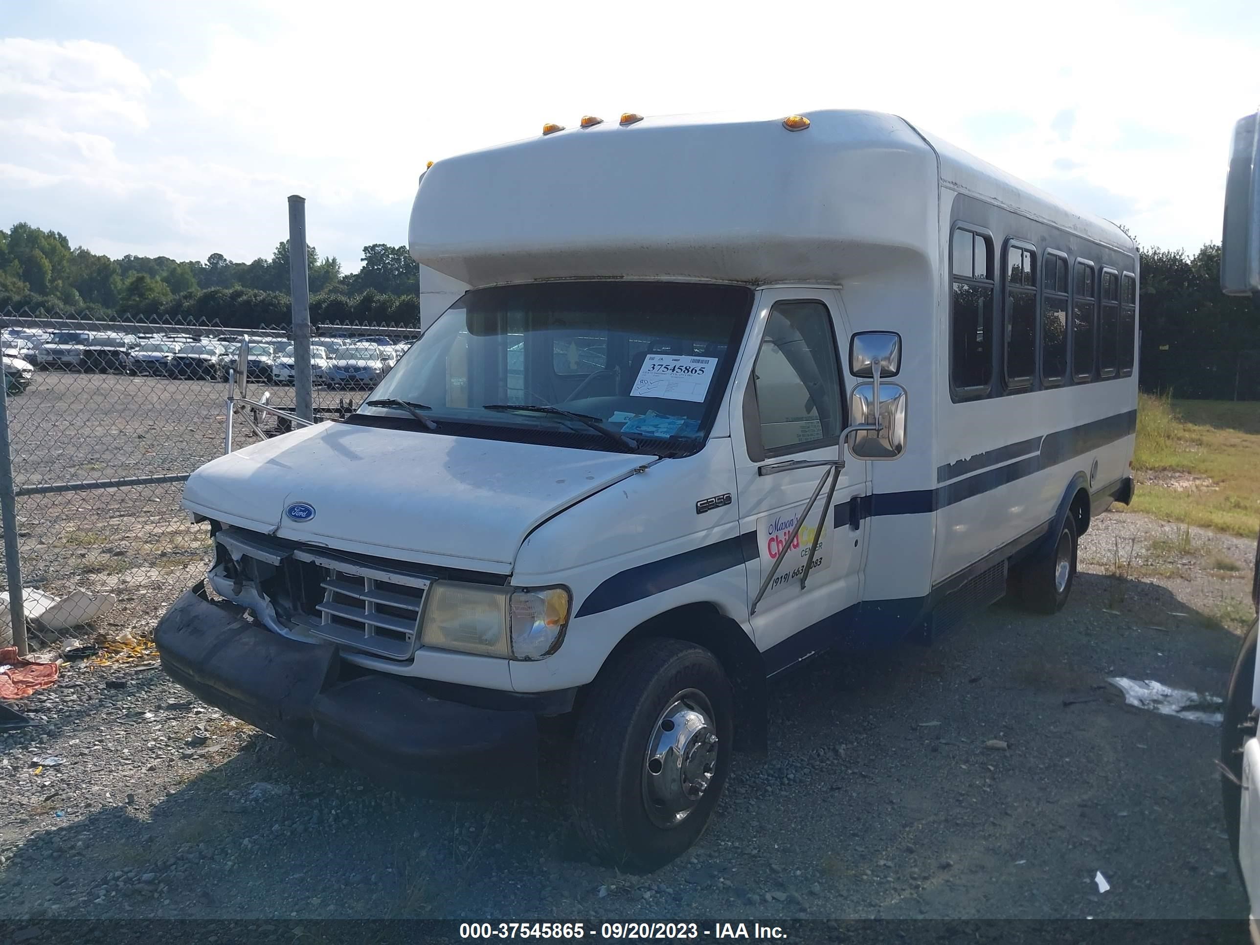 Photo 1 VIN: 1FDKE30GXSHB21997 - FORD ECONOLINE 