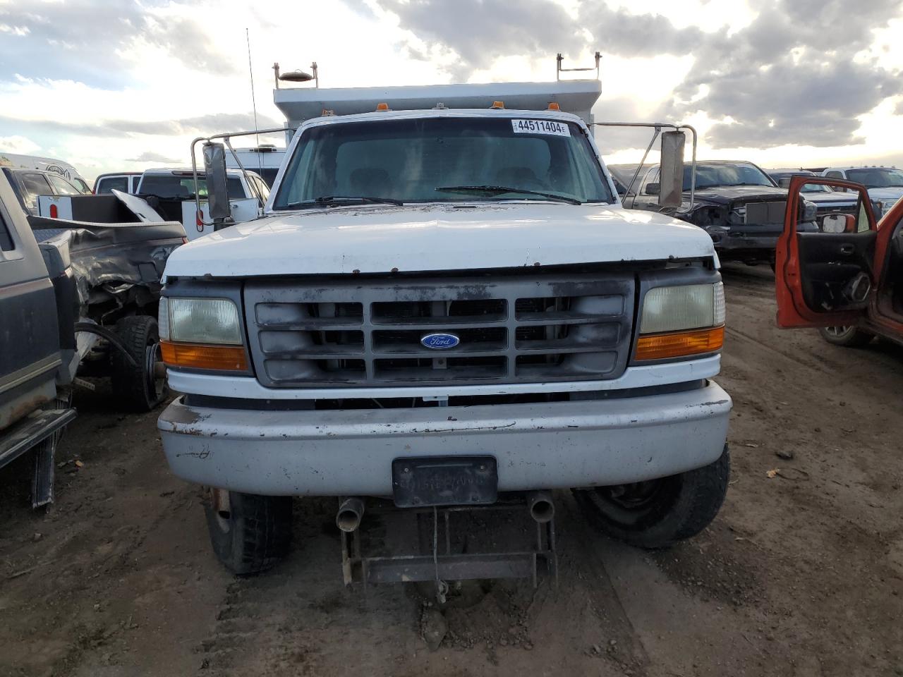 Photo 4 VIN: 1FDKF38G4REA37512 - FORD F350 