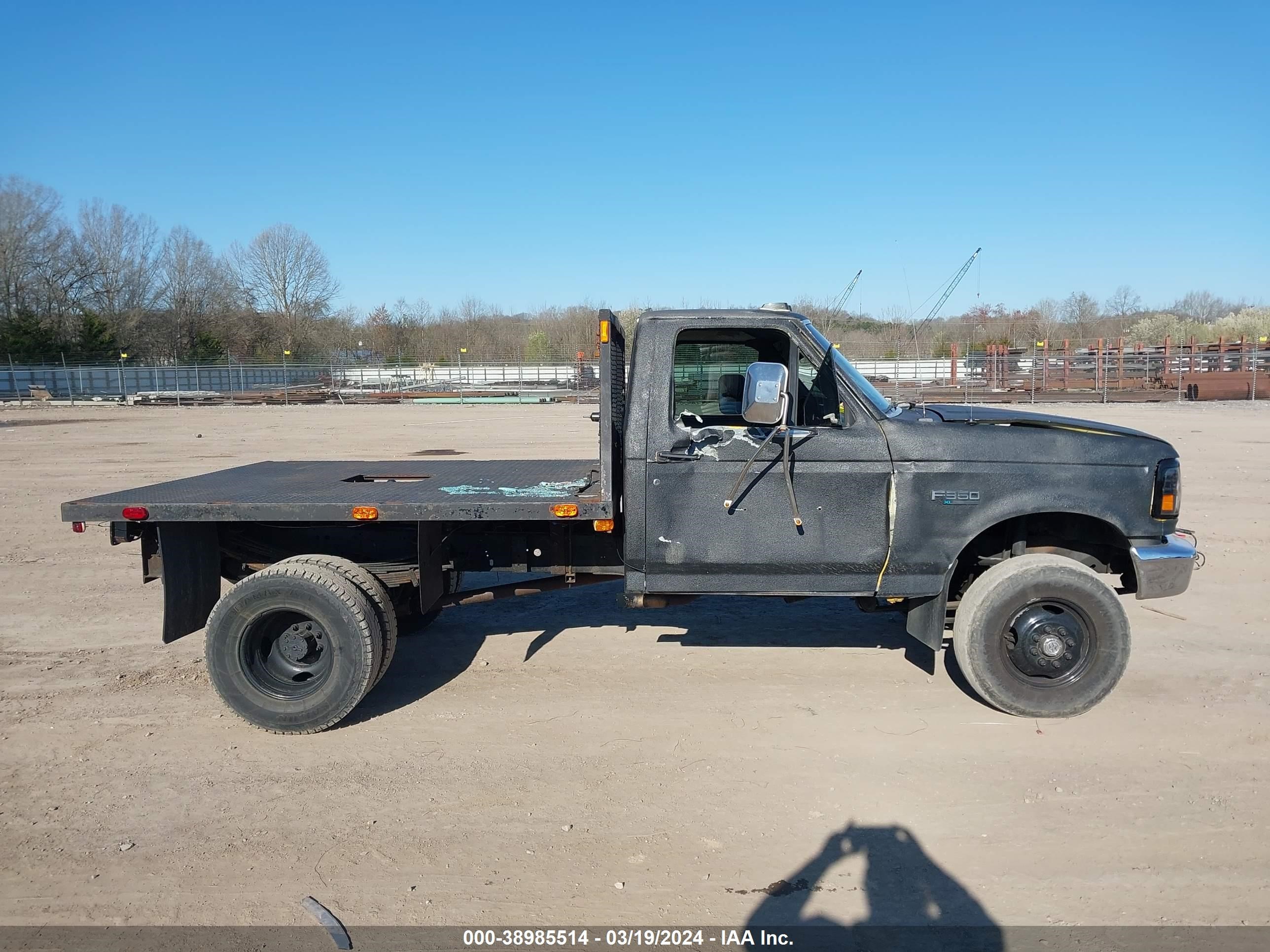 Photo 13 VIN: 1FDKF38M9PNA85980 - FORD F350 