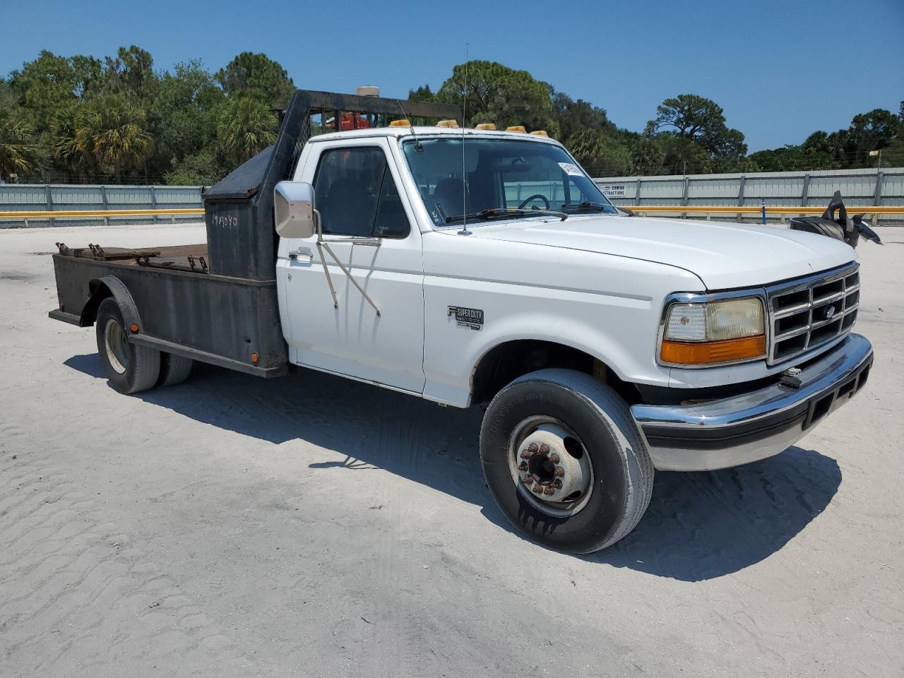 Photo 3 VIN: 1FDLF47F0VED04318 - FORD F350 