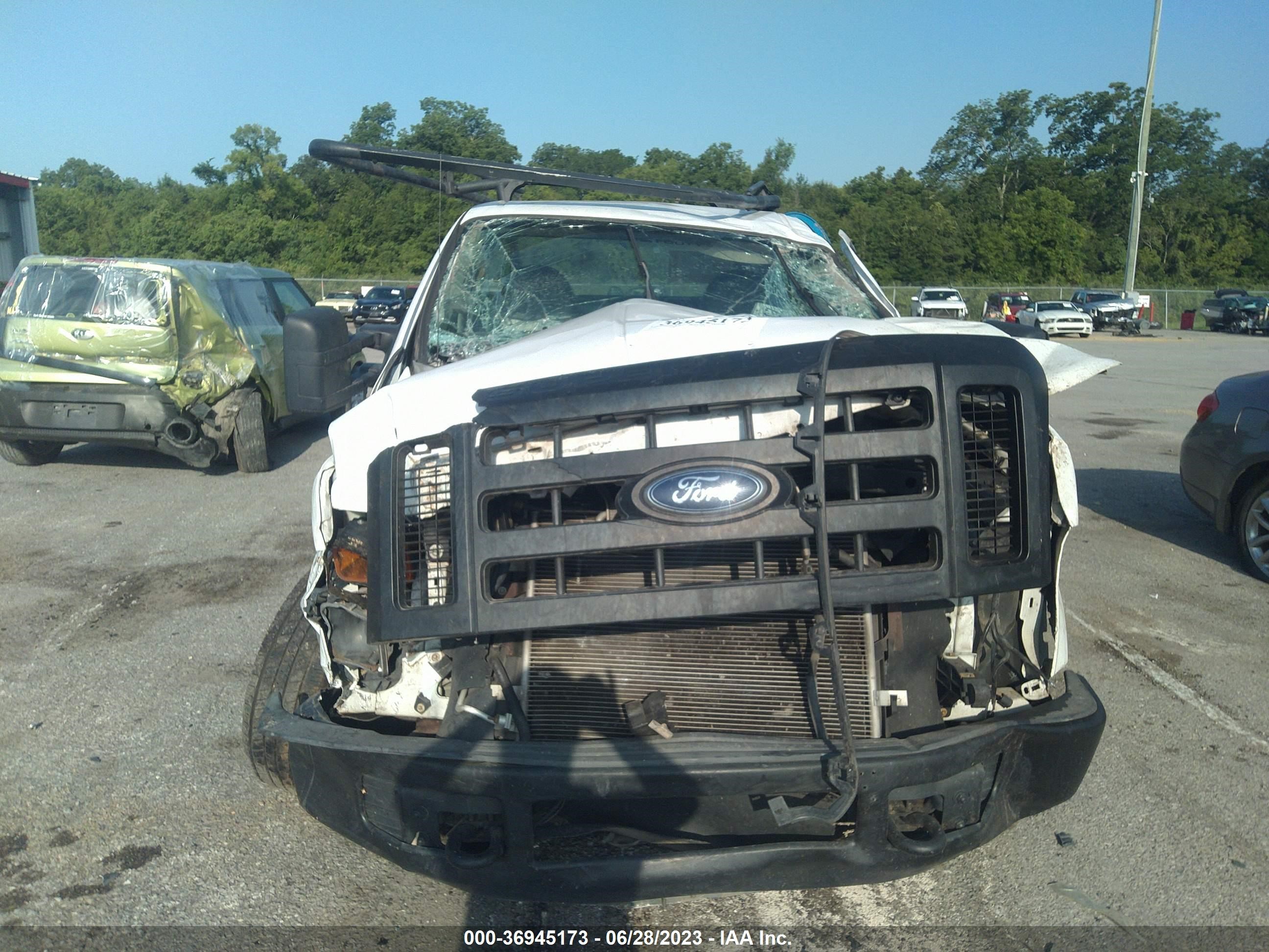 Photo 5 VIN: 1FDNF20589EA32976 - FORD F250 