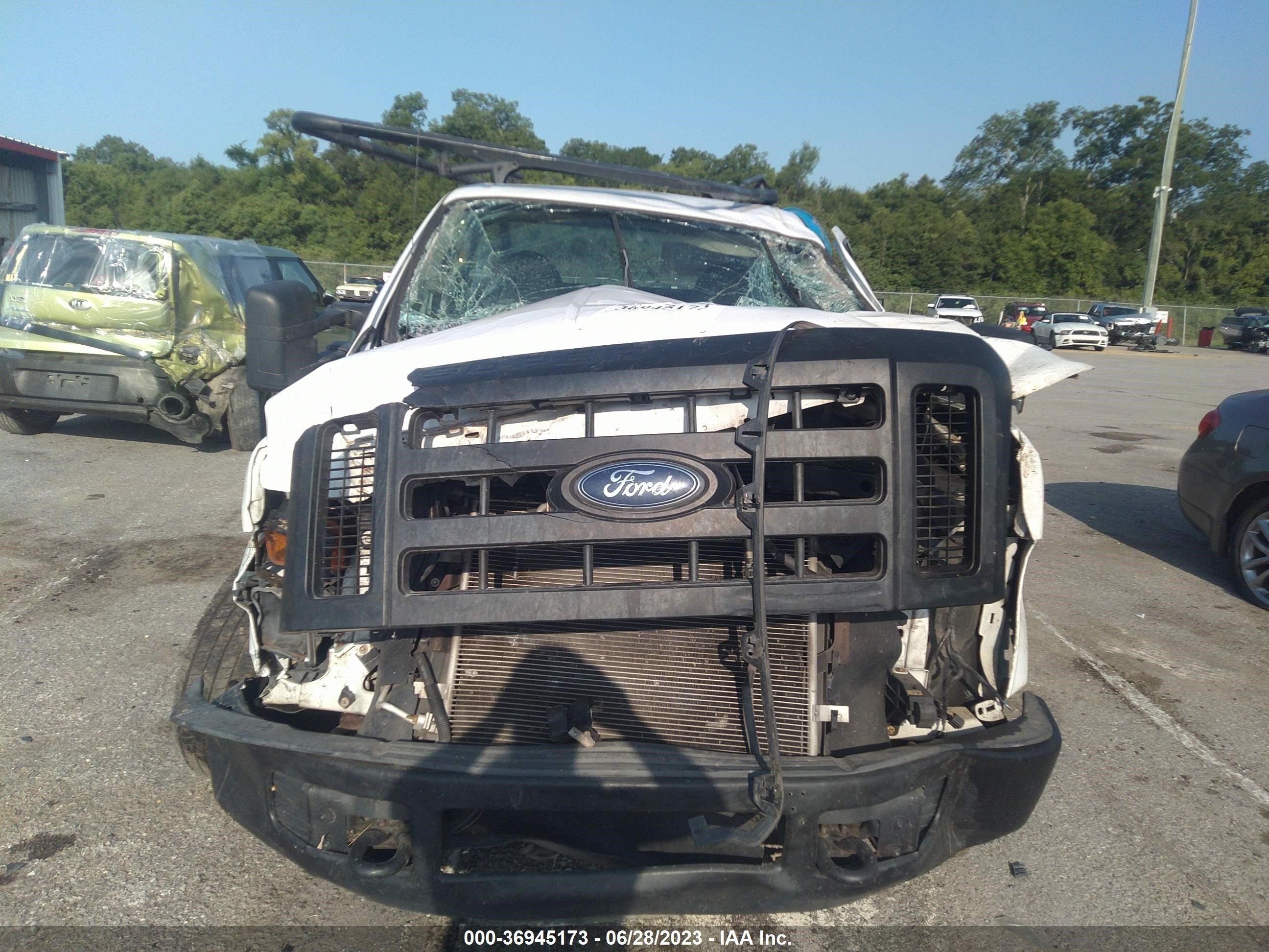 Photo 9 VIN: 1FDNF20589EA32976 - FORD F250 