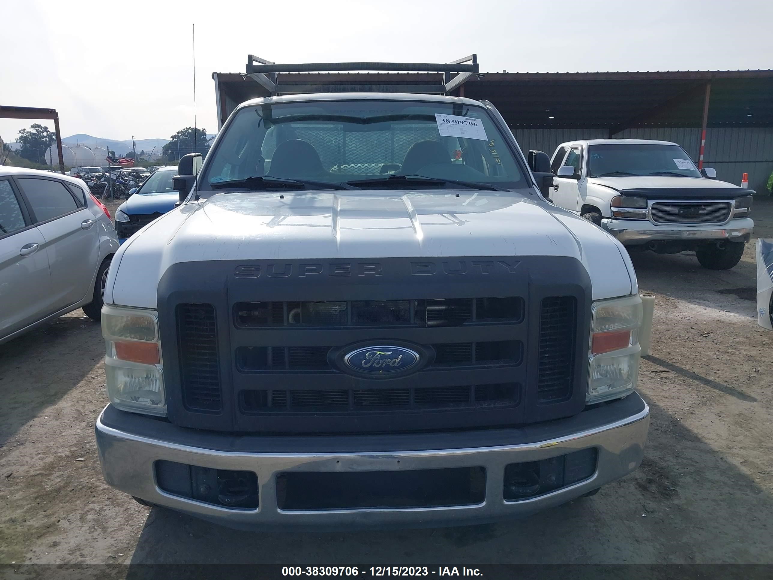 Photo 11 VIN: 1FDNF205X8EA36705 - FORD F250 