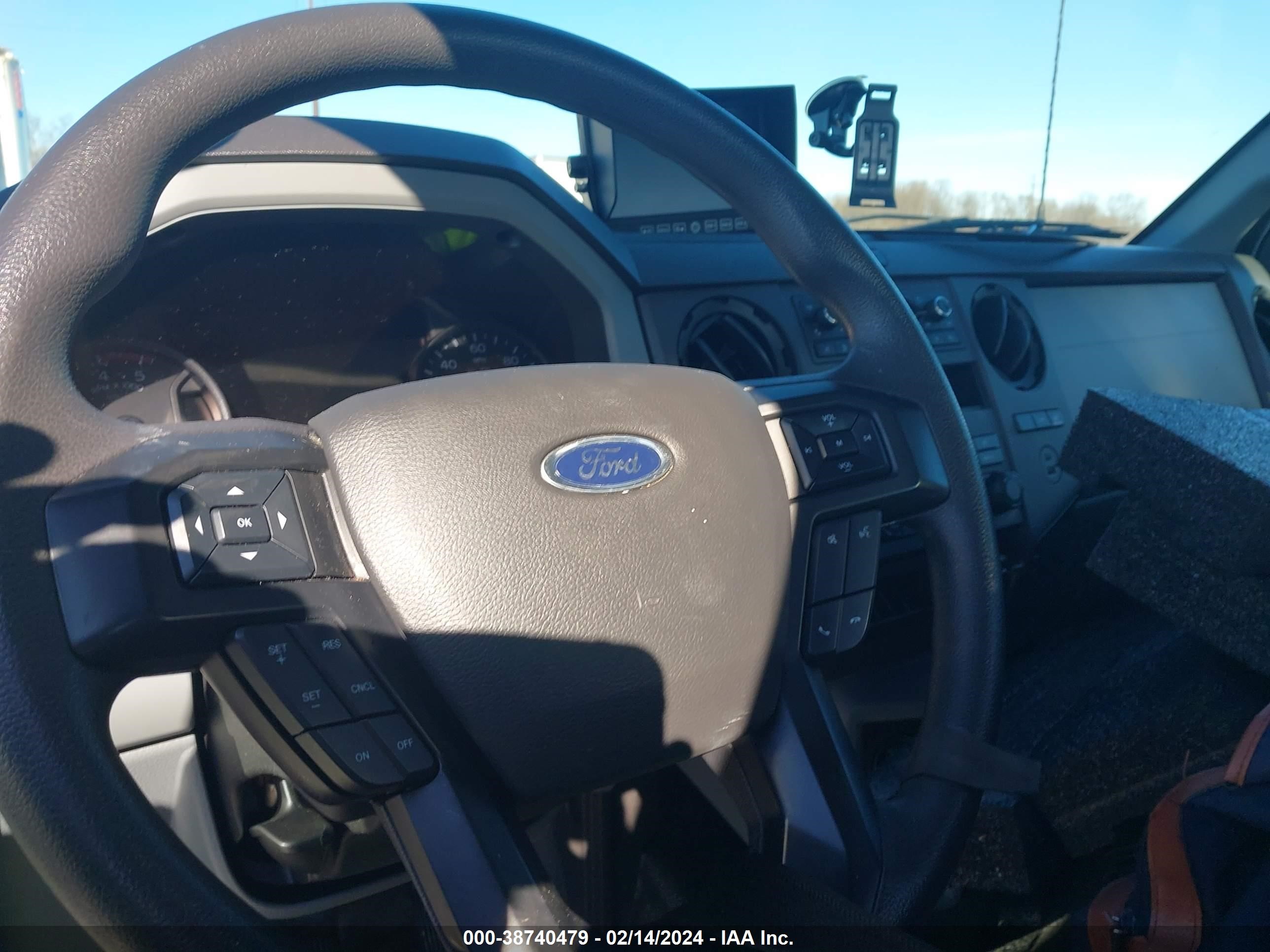 Photo 4 VIN: 1FDNF7DE8NDF10742 - FORD NULL 