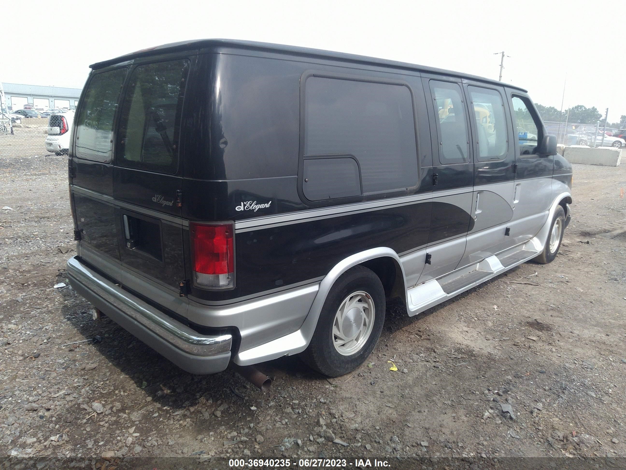 Photo 3 VIN: 1FDRE14L1XHB22697 - FORD ECONOLINE 