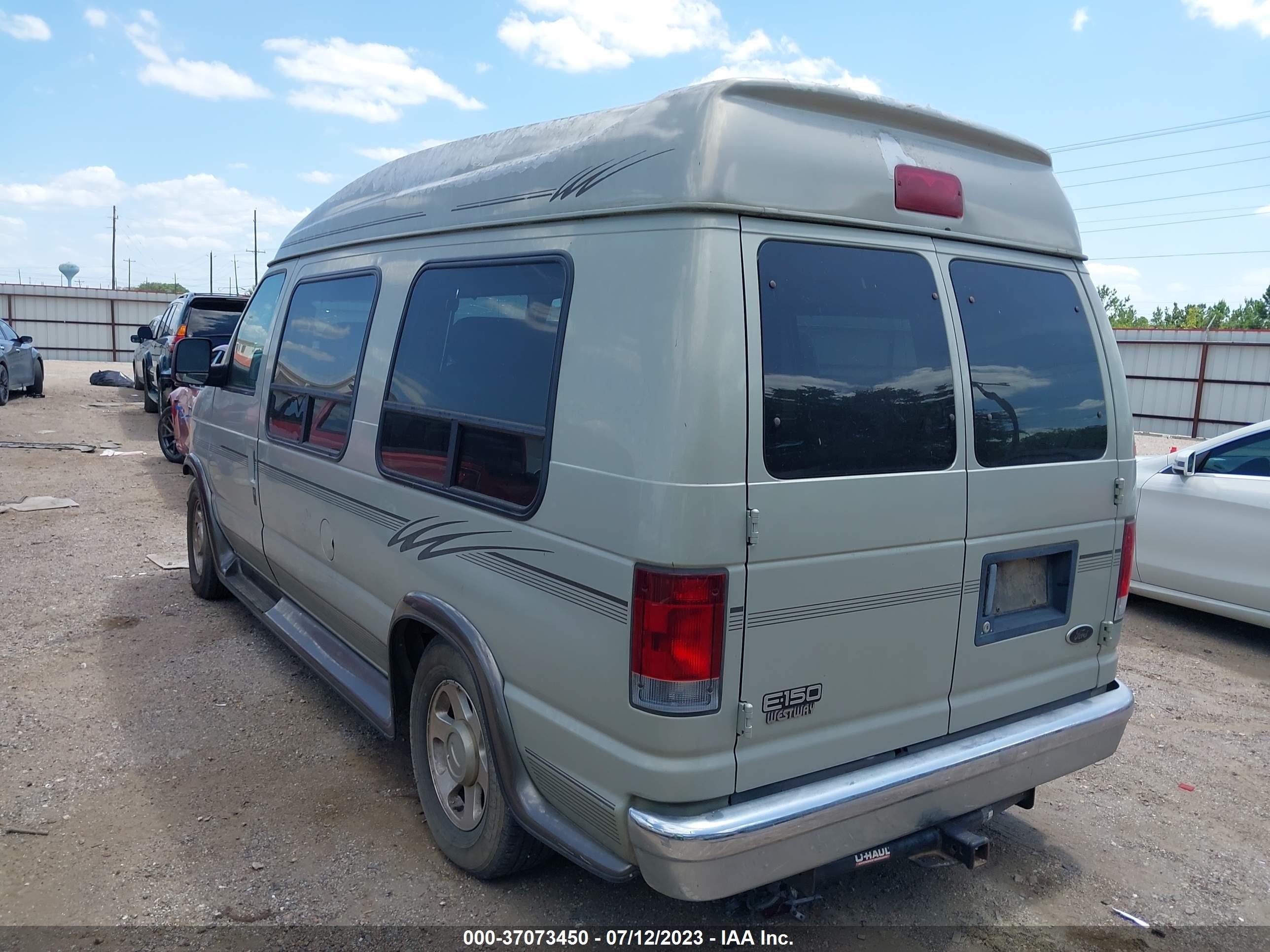 Photo 2 VIN: 1FDRE14L35HB44679 - FORD ECONOLINE 