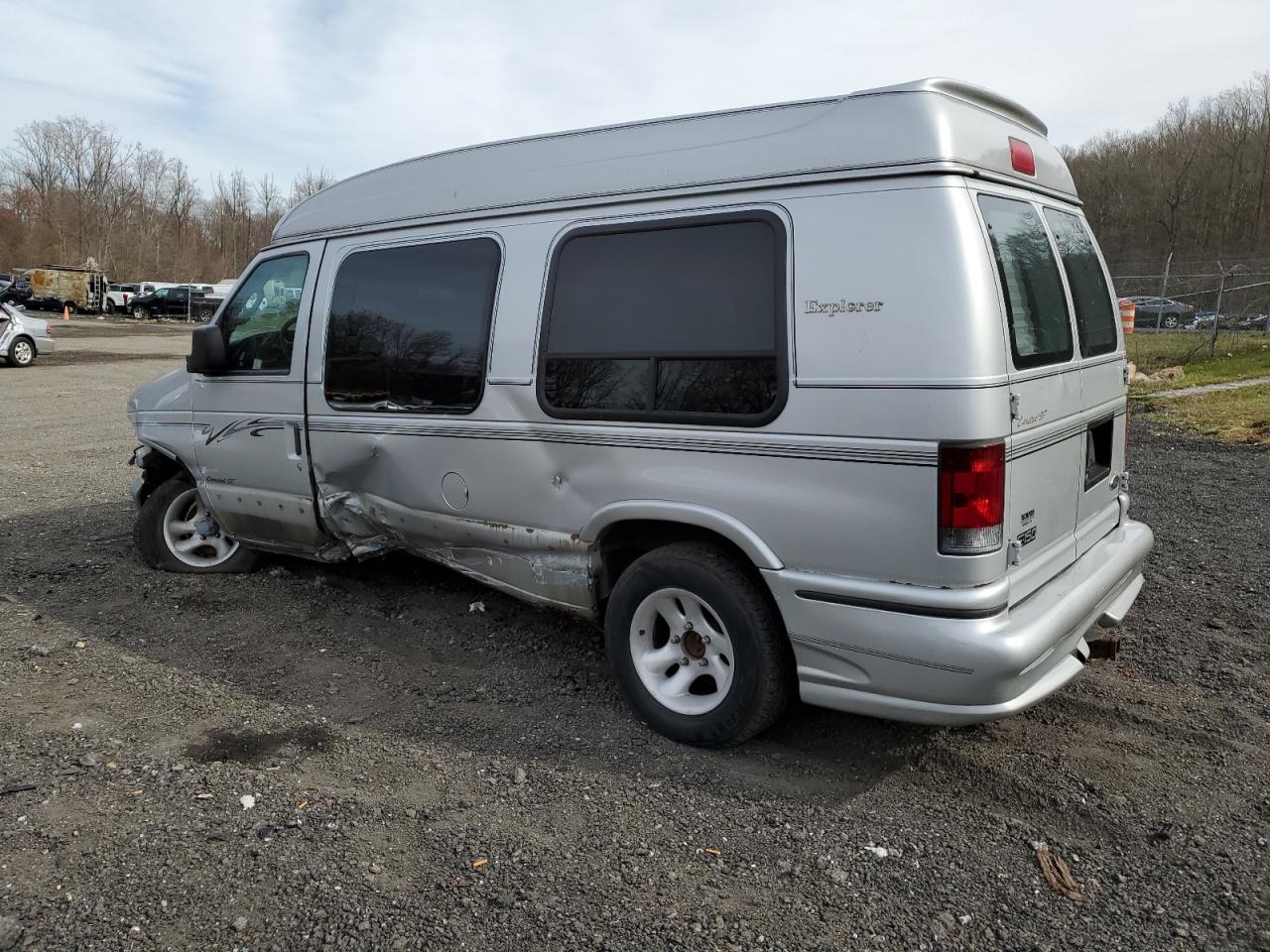 Photo 1 VIN: 1FDRE14L55HA36418 - FORD ECONOLINE 