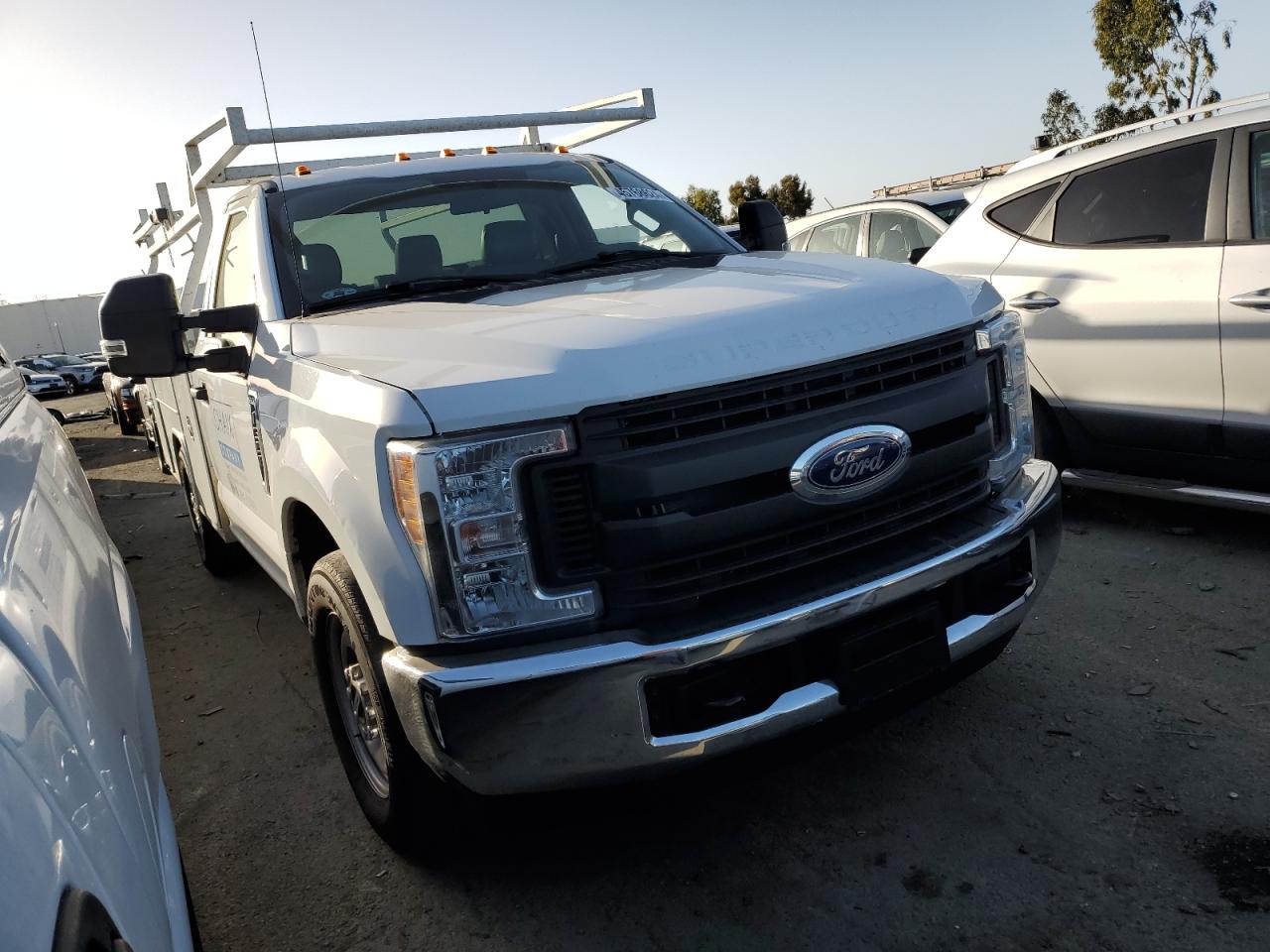 Photo 3 VIN: 1FDRF3E69HEE07751 - FORD F350 