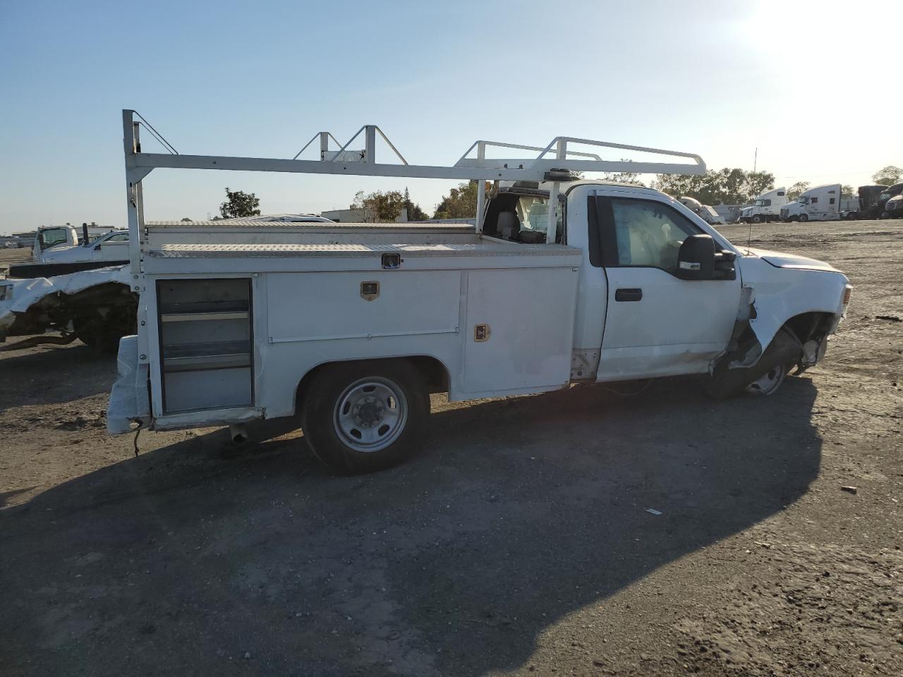 Photo 2 VIN: 1FDRF3E69LEE53332 - FORD F350 