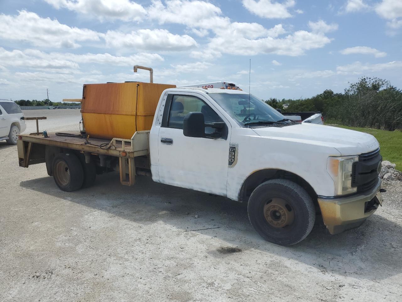 Photo 3 VIN: 1FDRF3G61HED05003 - FORD F350 