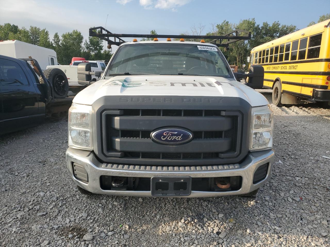 Photo 4 VIN: 1FDRF3G66CEB48609 - FORD F350 