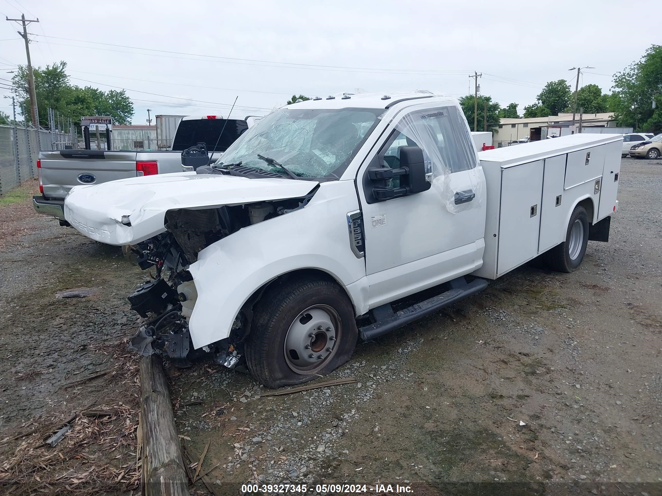 Photo 1 VIN: 1FDRF3G67NEF66163 - FORD F350 