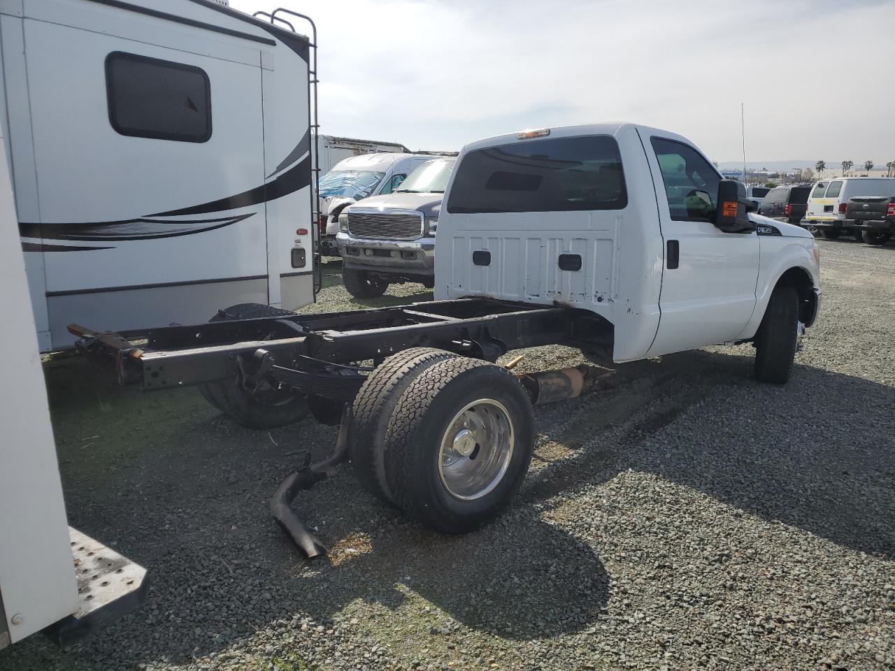 Photo 2 VIN: 1FDRF3G69CEB86027 - FORD F350 