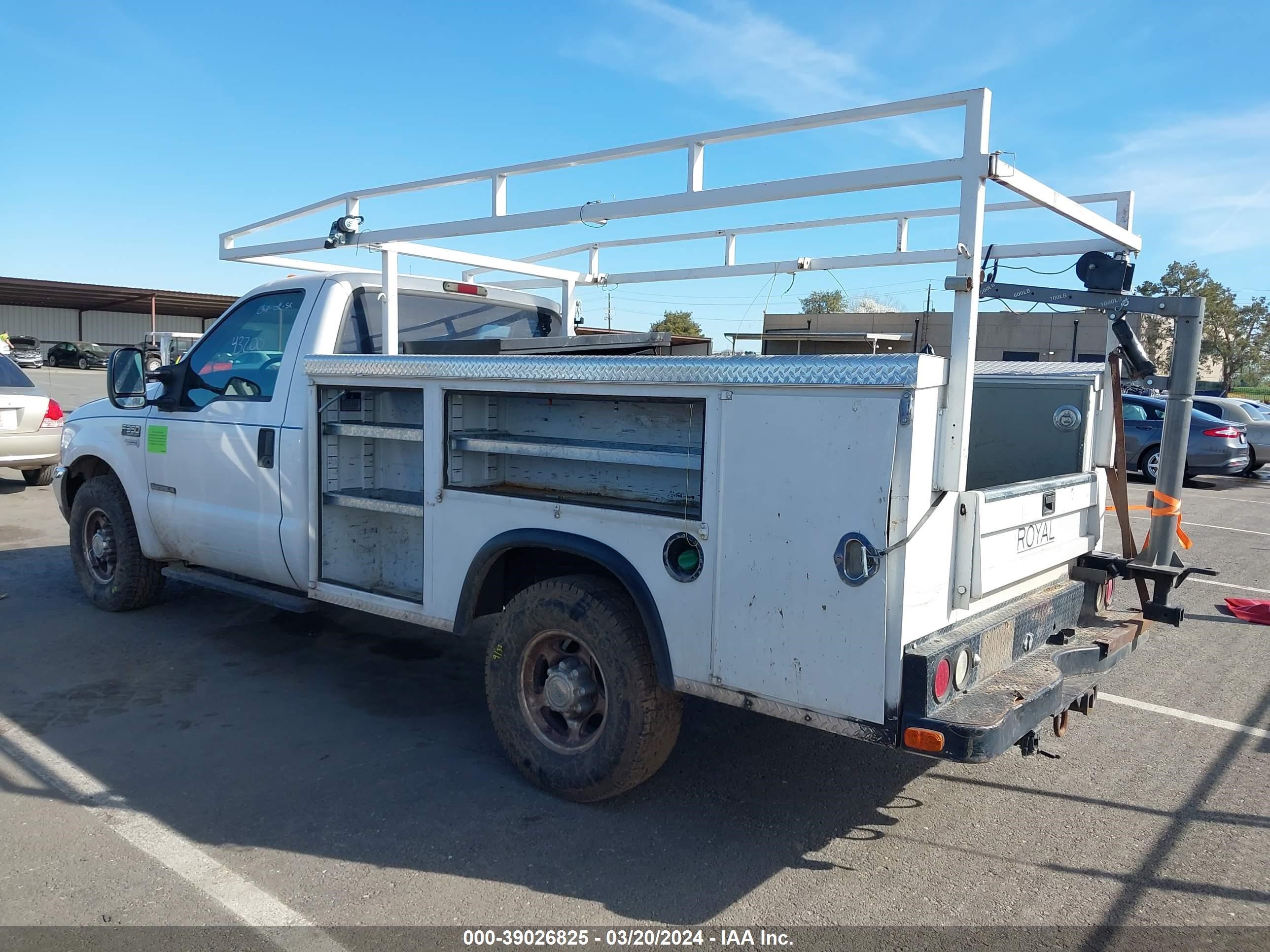 Photo 2 VIN: 1FDSF34F92EA29585 - FORD F350 