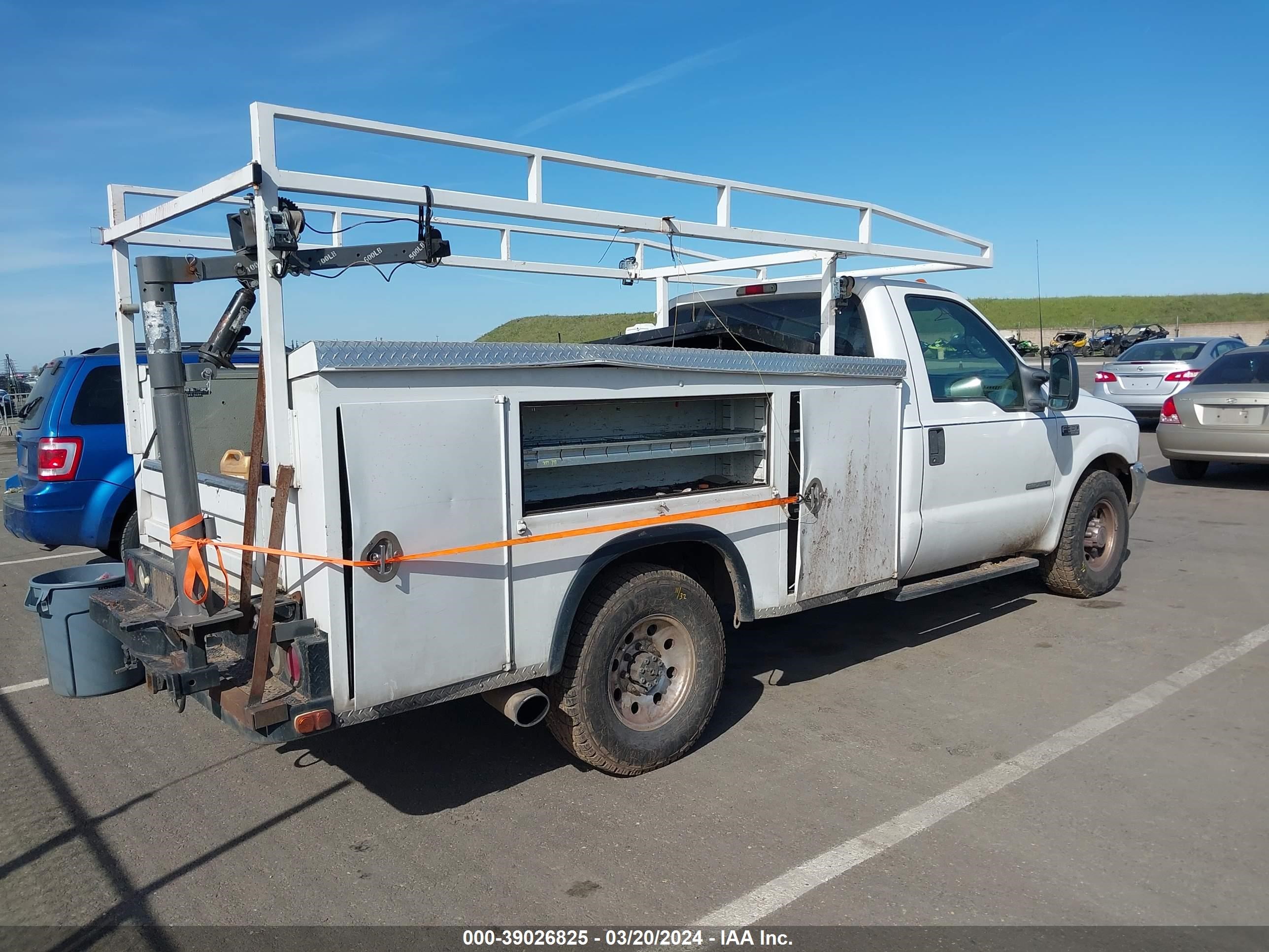 Photo 3 VIN: 1FDSF34F92EA29585 - FORD F350 