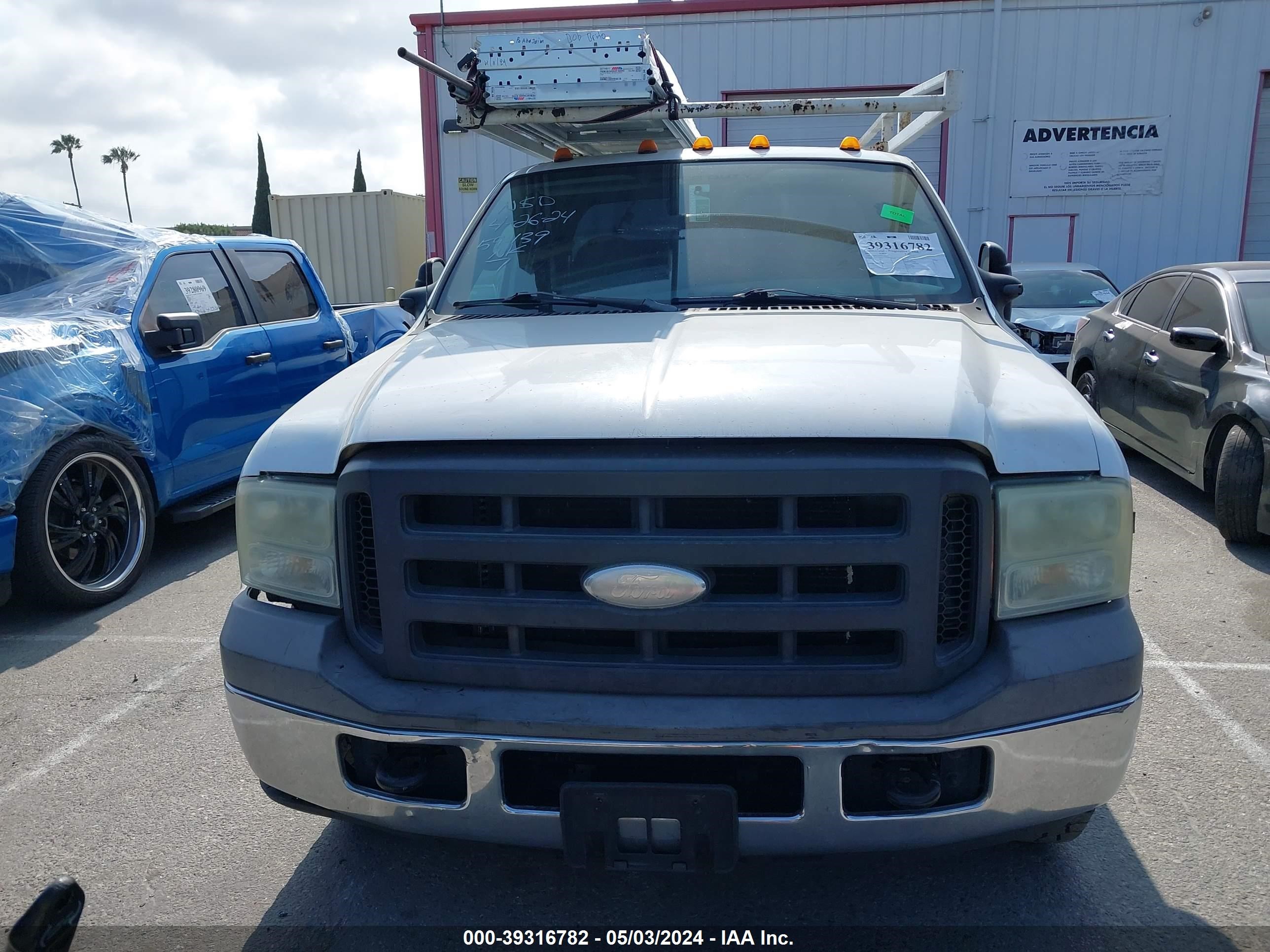 Photo 10 VIN: 1FDSX34505EC46936 - FORD F350 