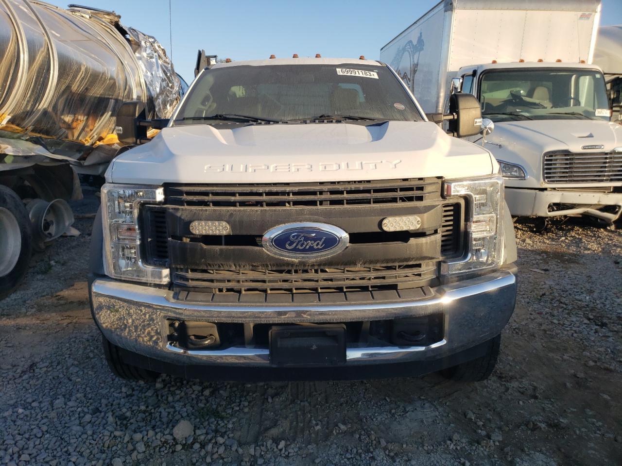 Photo 4 VIN: 1FDTF4GY1JEC10024 - FORD F450 