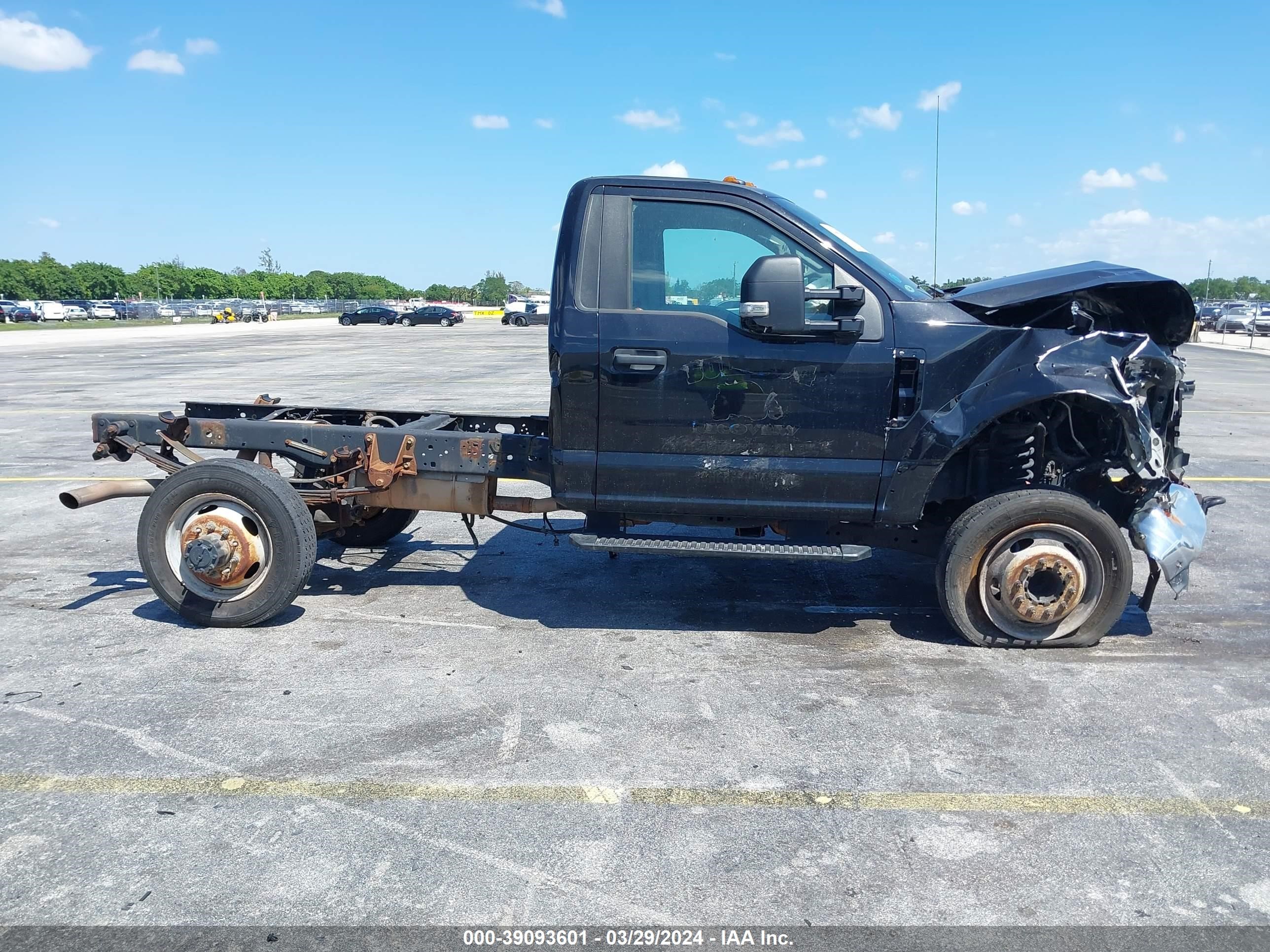 Photo 11 VIN: 1FDUF4GY5KEC47745 - FORD F450 