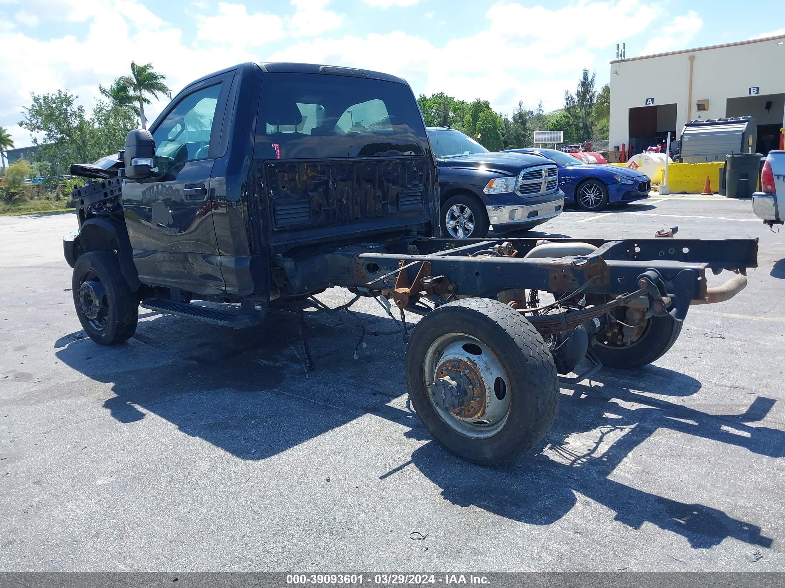 Photo 2 VIN: 1FDUF4GY5KEC47745 - FORD F450 