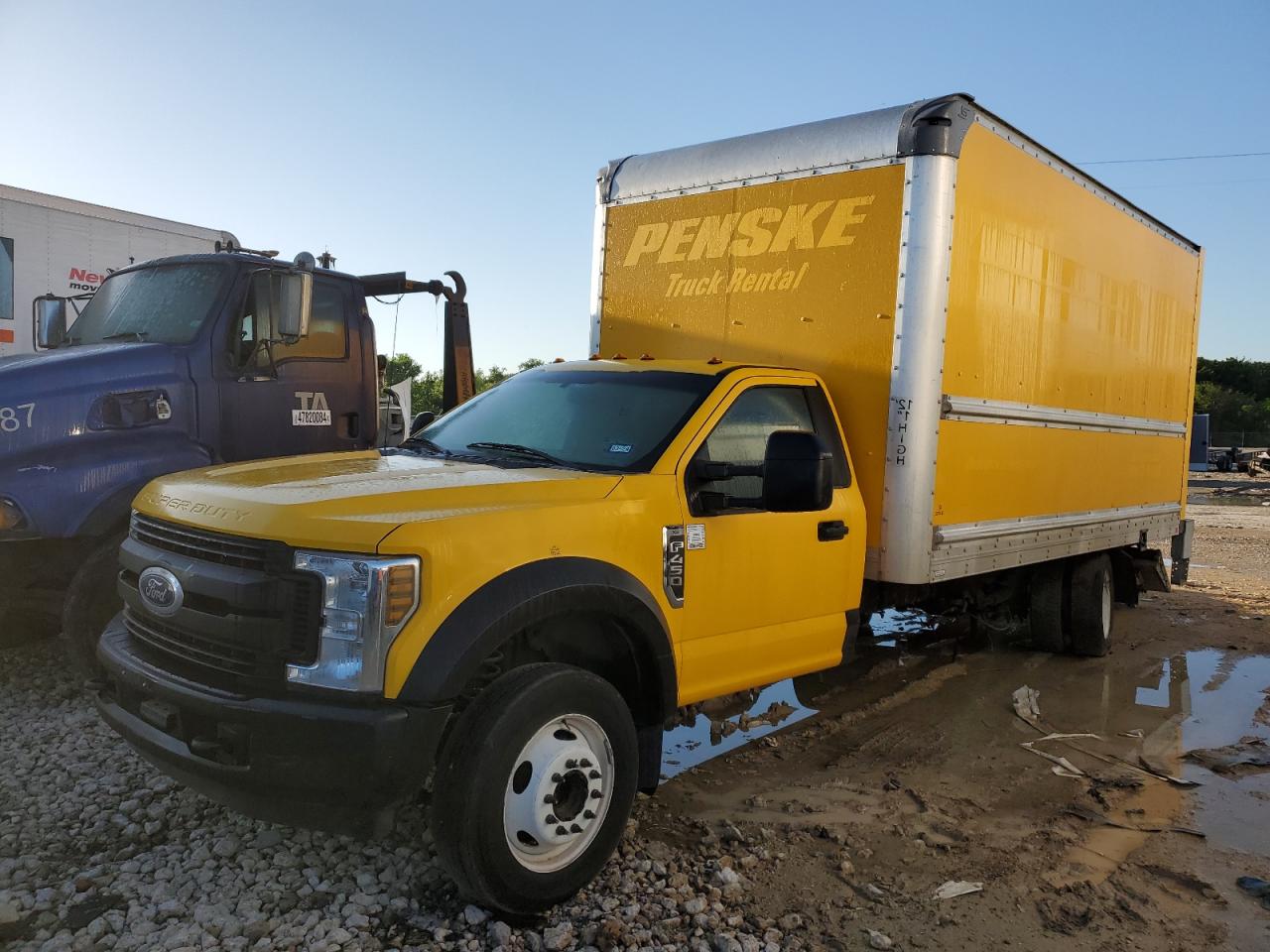 Photo 1 VIN: 1FDUF4GY8KDA15520 - FORD F450 