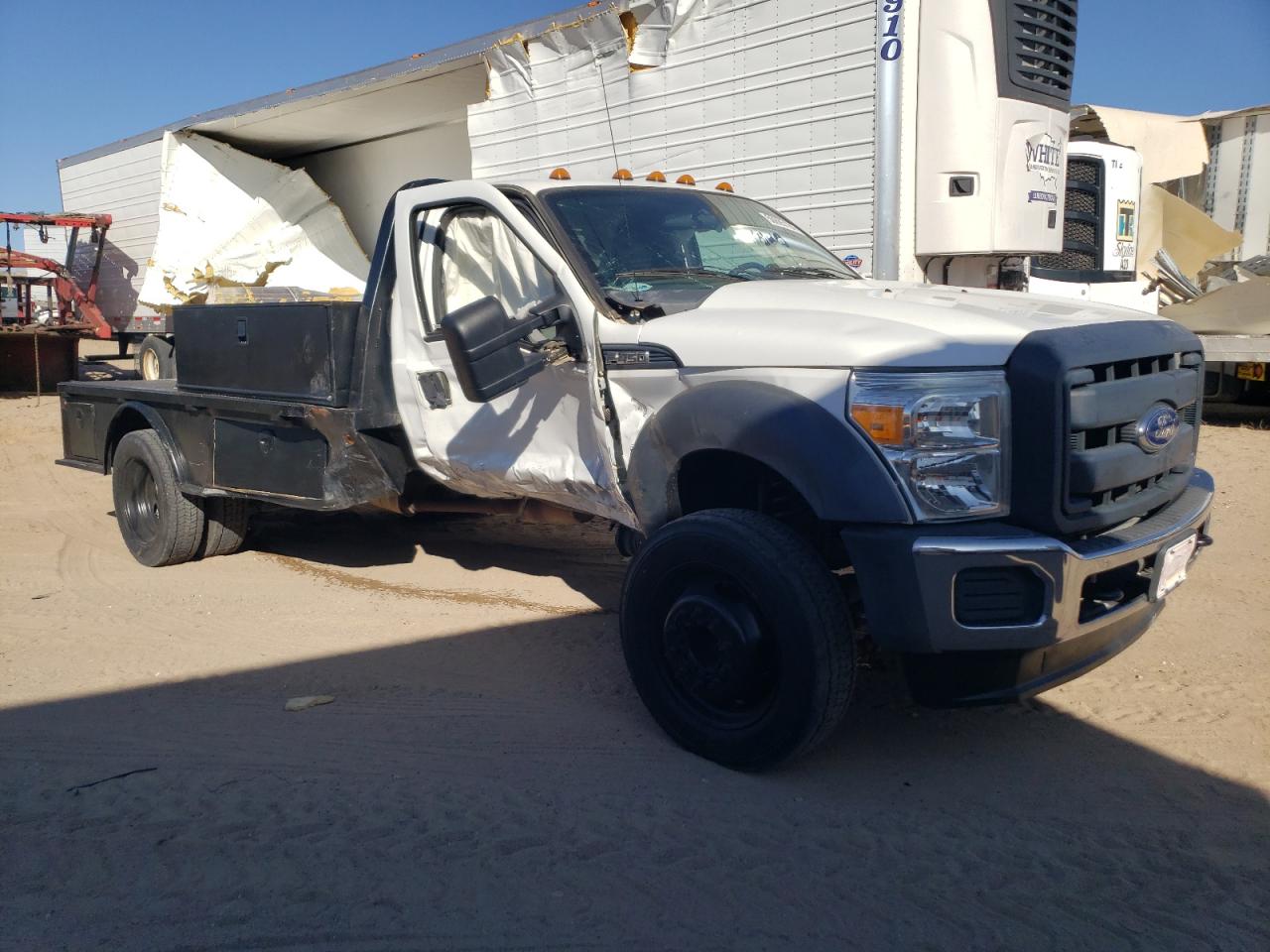 Photo 3 VIN: 1FDUF4GY9GEB31603 - FORD F450 