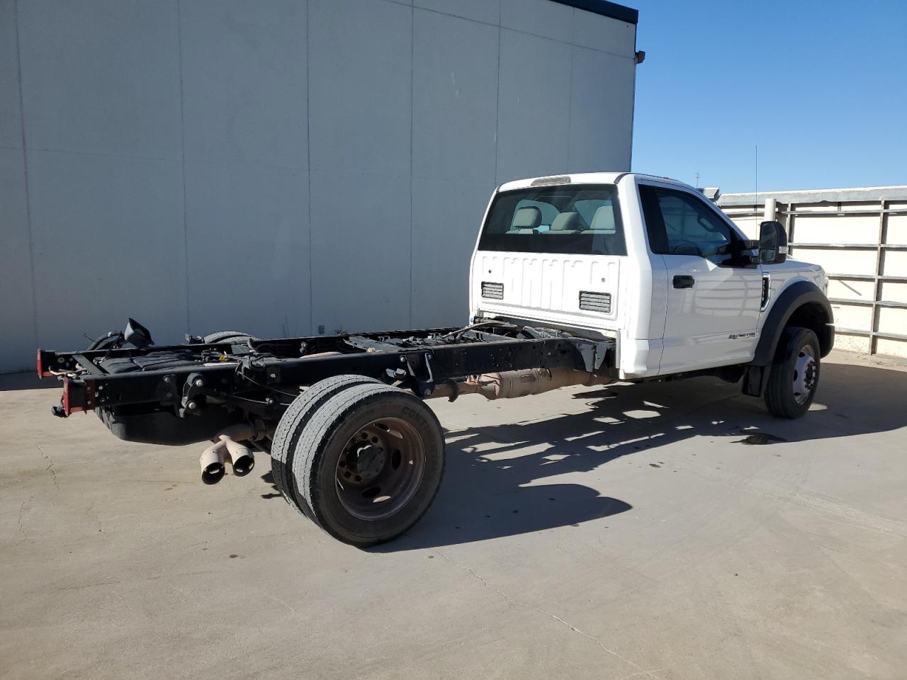 Photo 2 VIN: 1FDUF5GT0JEC07842 - FORD F550 