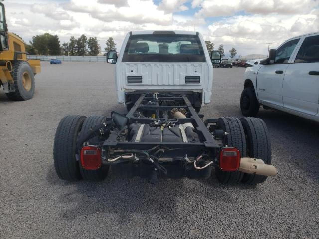 Photo 9 VIN: 1FDUF5GT0JEC07842 - FORD F550 