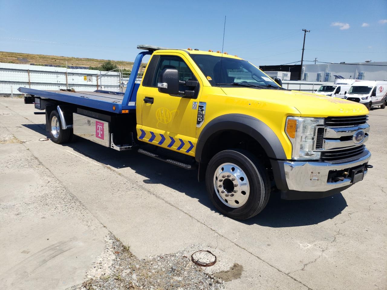 Photo 3 VIN: 1FDUF5GT4HEC48176 - FORD F550 